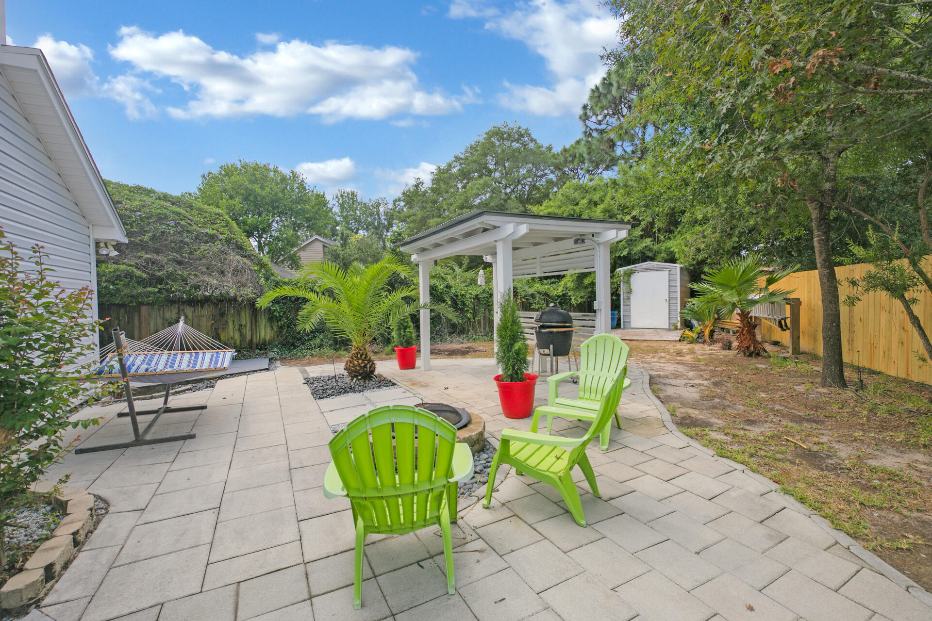 CANTERBURY WOODS - Residential