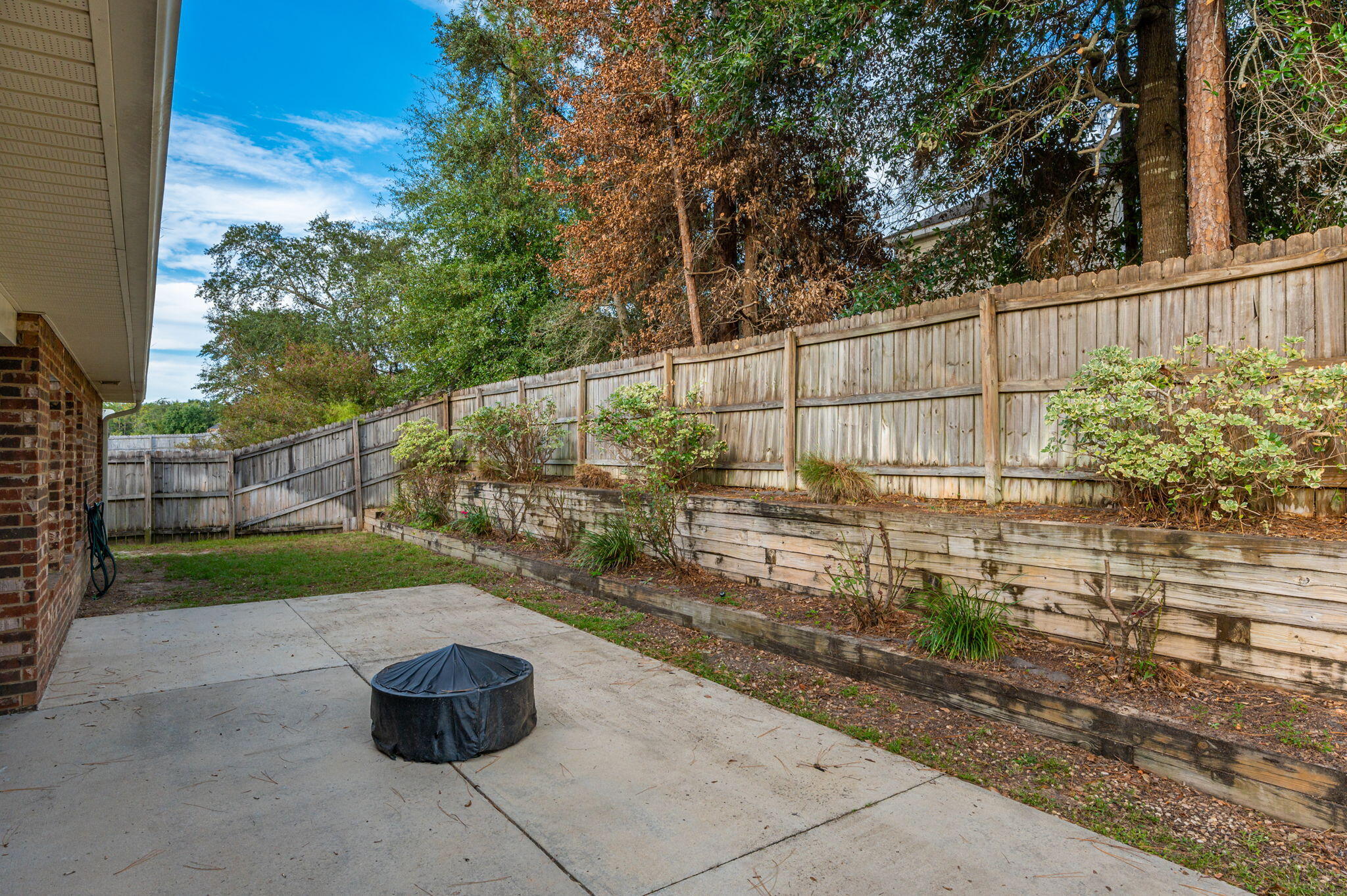 DUGGAN POND ESTATES - Residential Lease