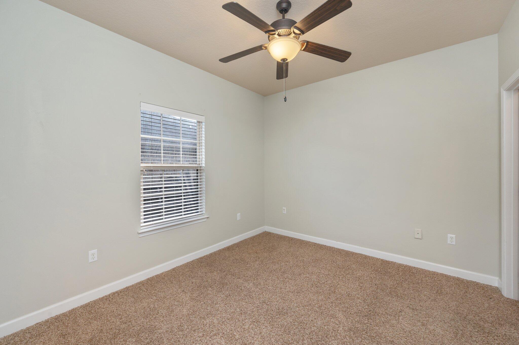 DUGGAN POND ESTATES - Residential Lease