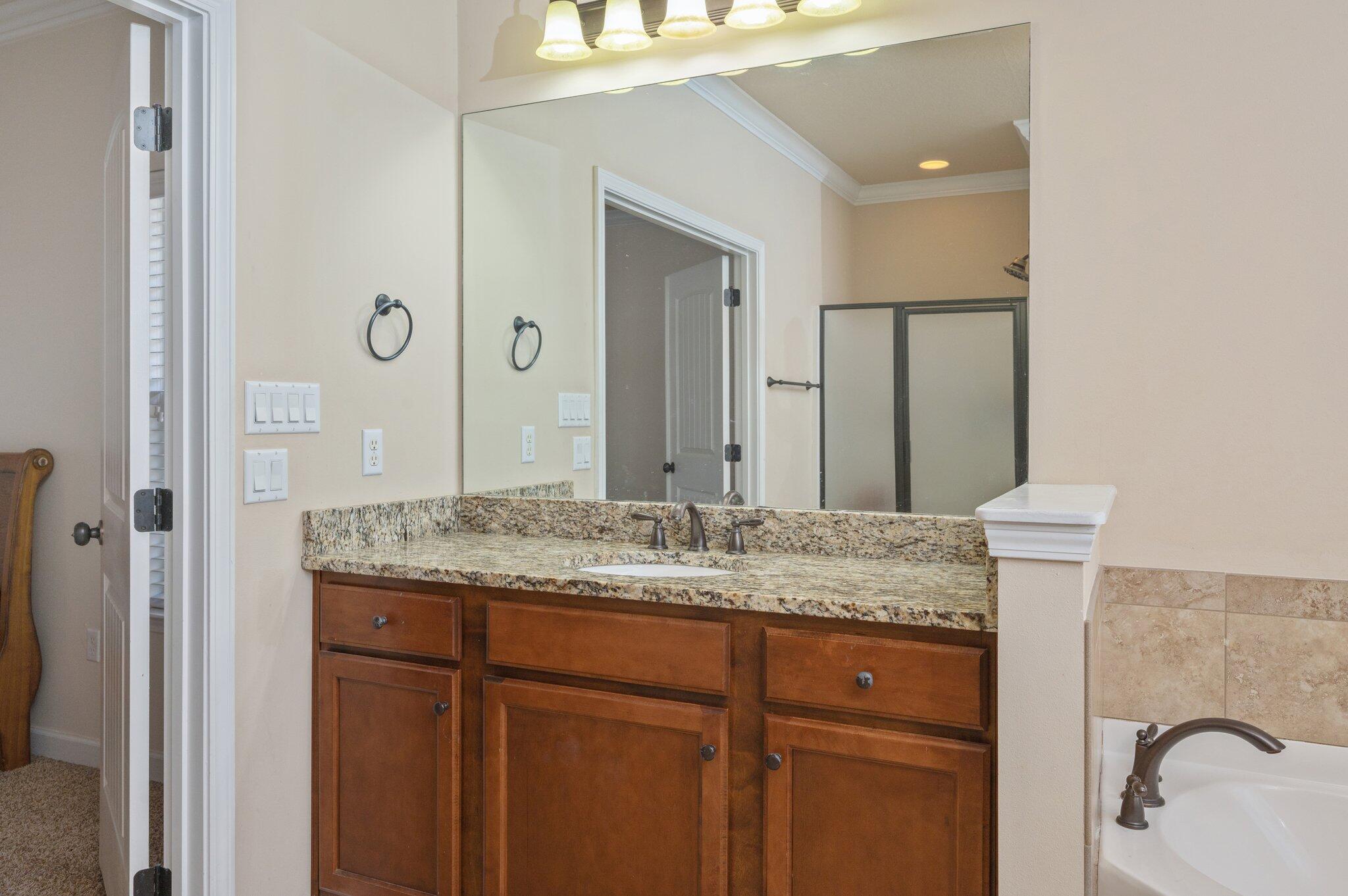 DUGGAN POND ESTATES - Residential Lease