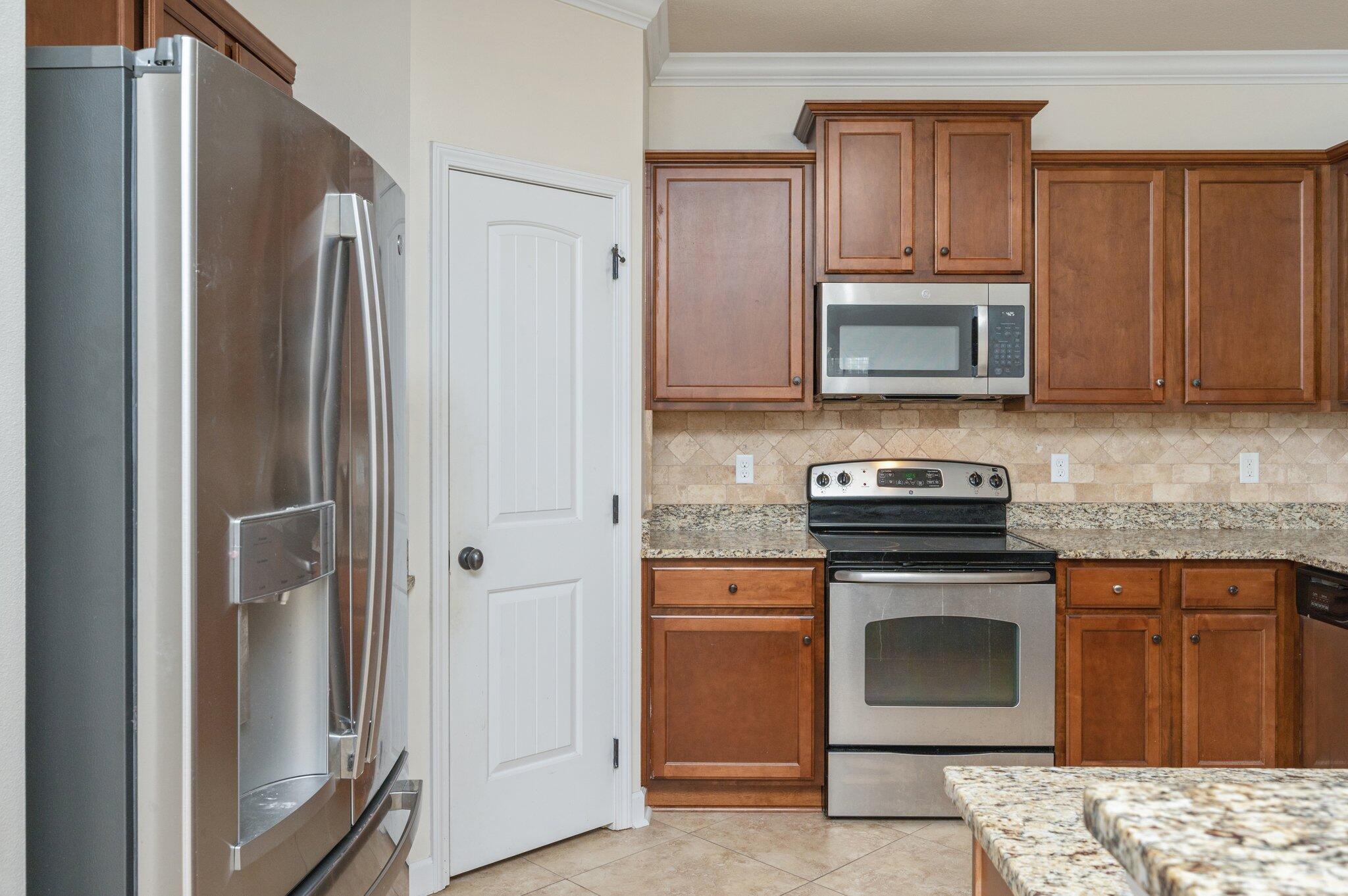 DUGGAN POND ESTATES - Residential Lease