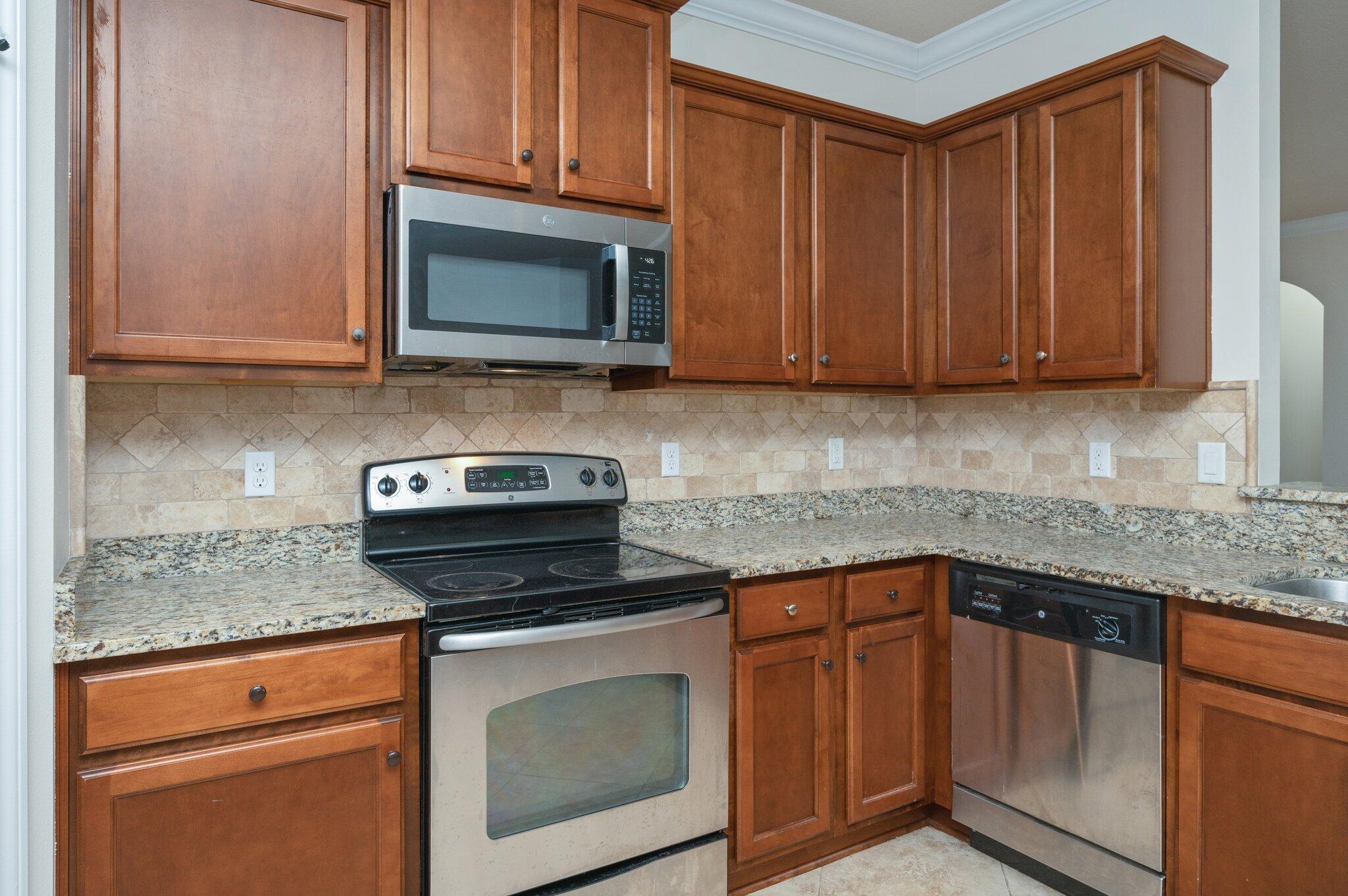 DUGGAN POND ESTATES - Residential Lease