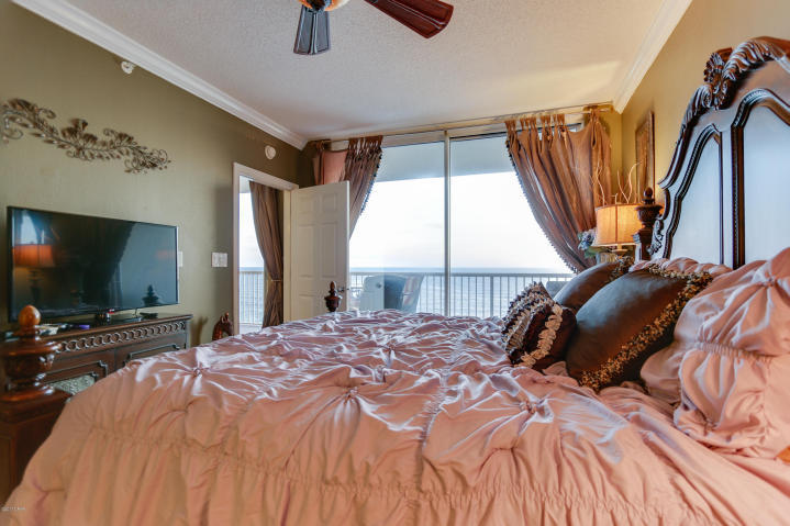 MAJESTIC BEACH TOWERS II - Residential