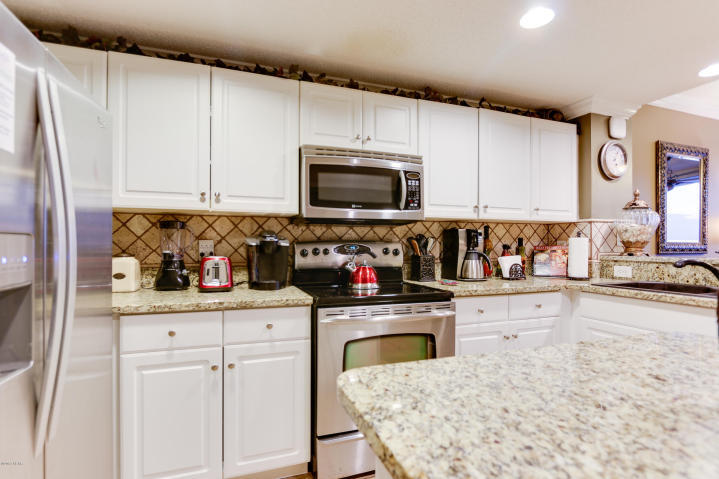 MAJESTIC BEACH TOWERS II - Residential