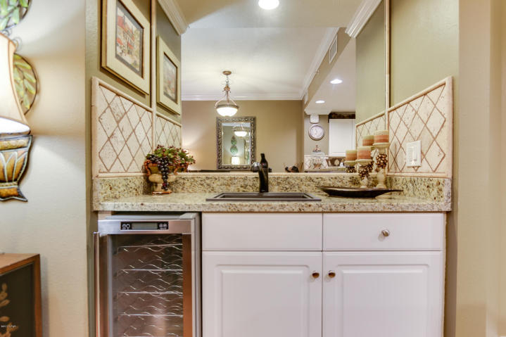 MAJESTIC BEACH TOWERS II - Residential