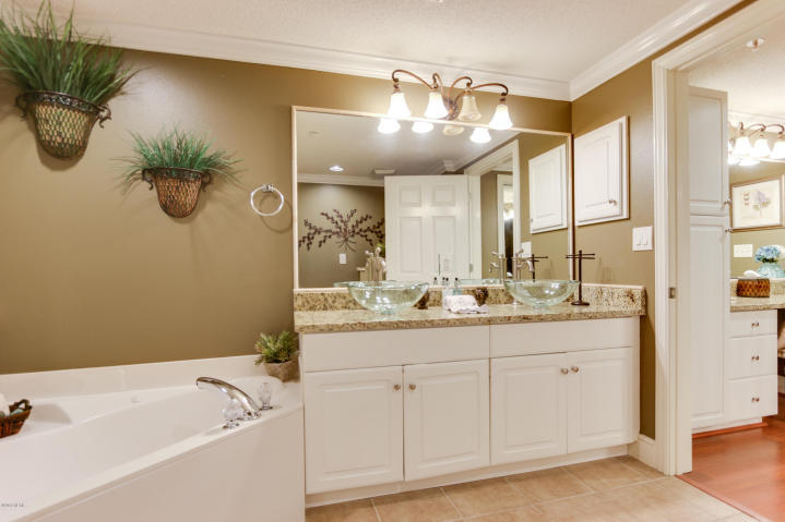 MAJESTIC BEACH TOWERS II - Residential