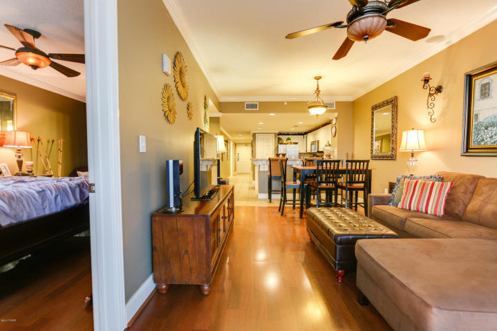 MAJESTIC BEACH TOWERS II - Residential