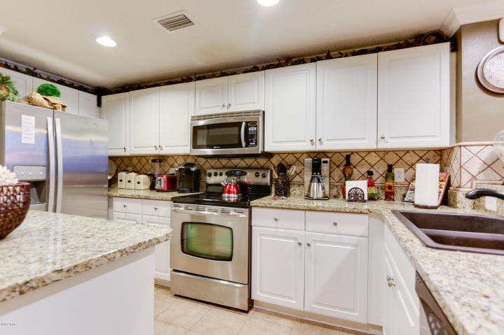 MAJESTIC BEACH TOWERS II - Residential