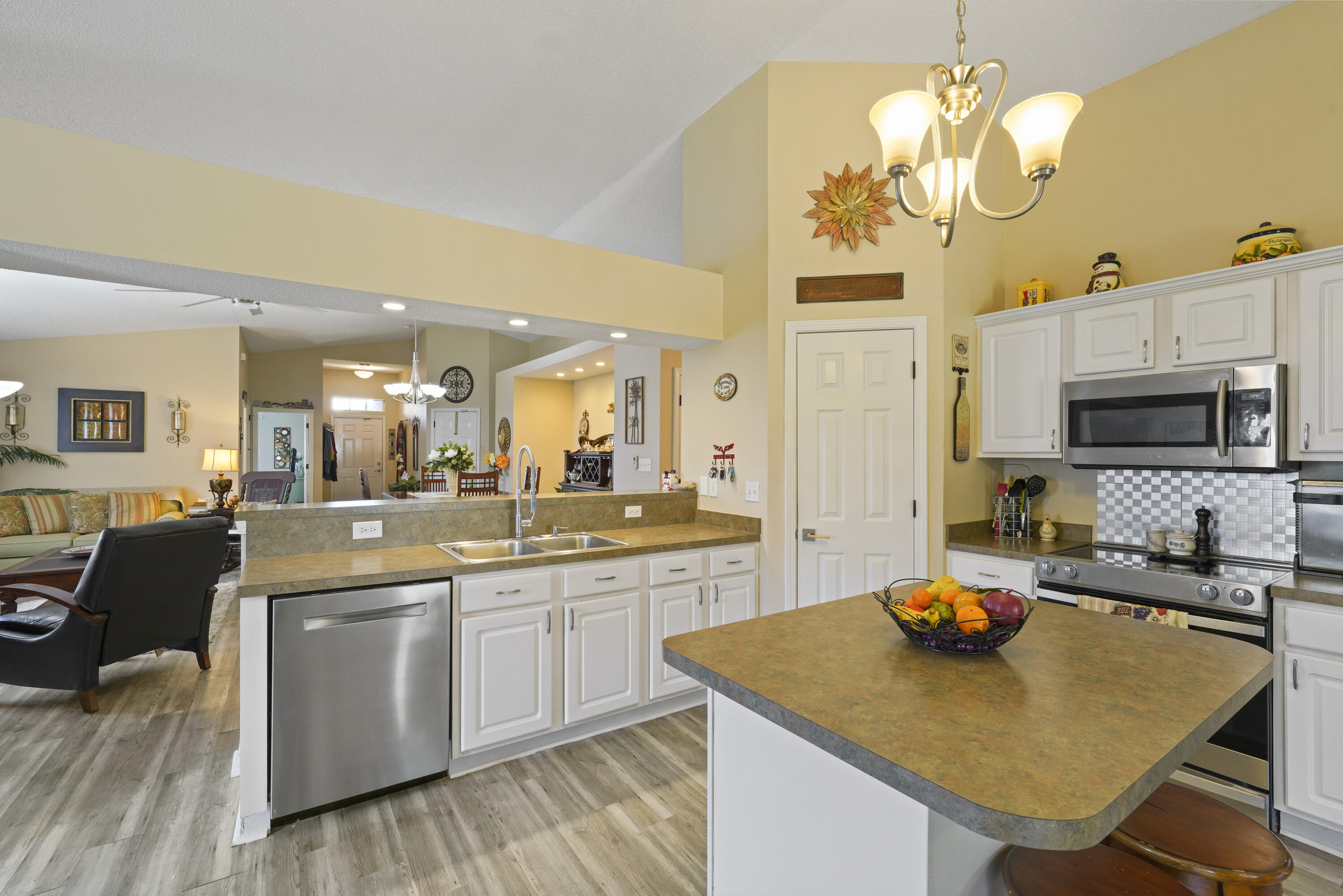 REDSTONE ESTATES - Residential