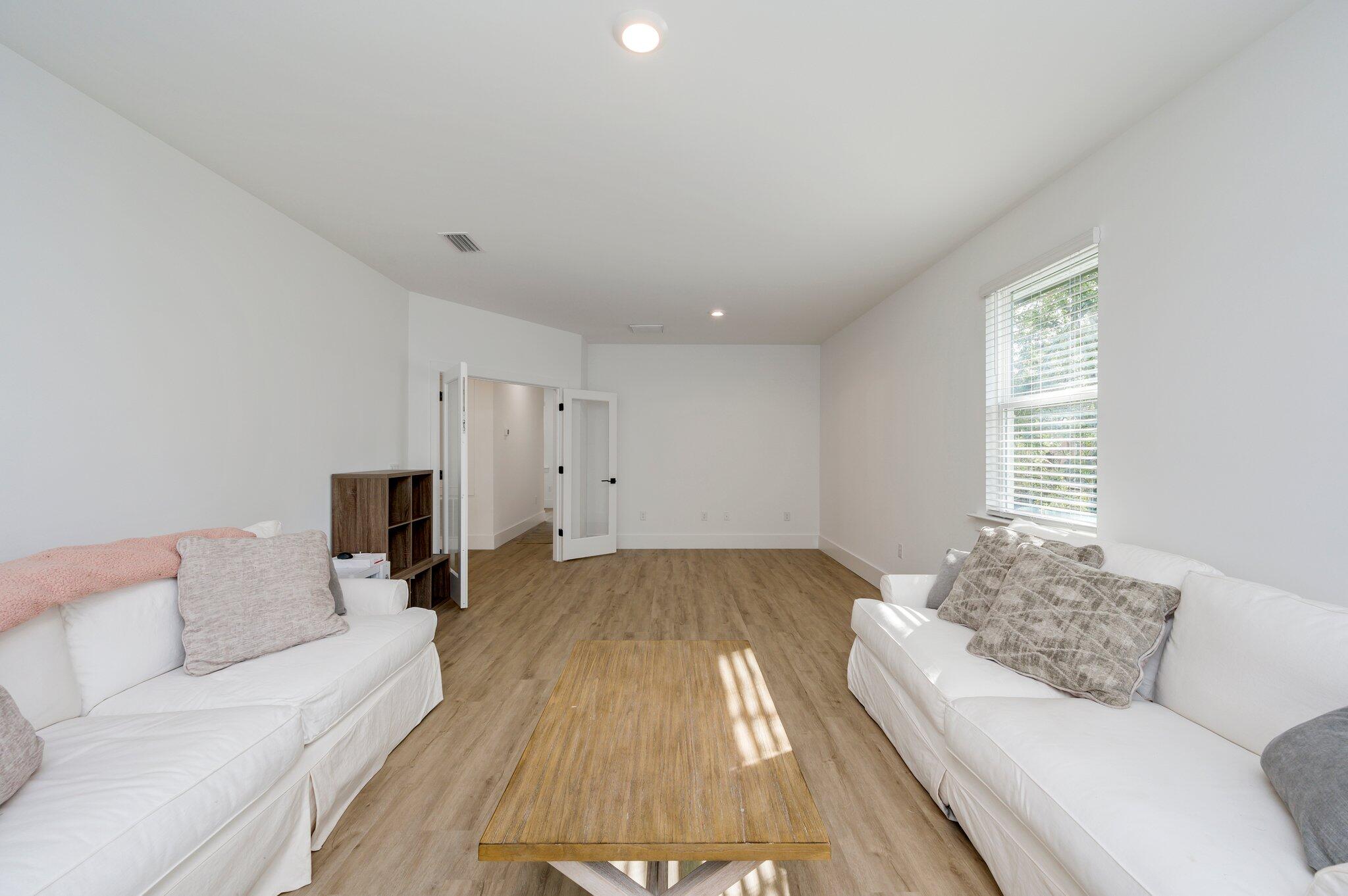 GLENLAKE PH 1 - Residential