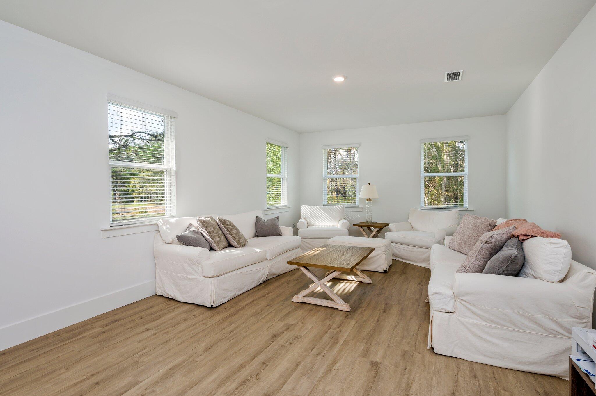 GLENLAKE PH 1 - Residential