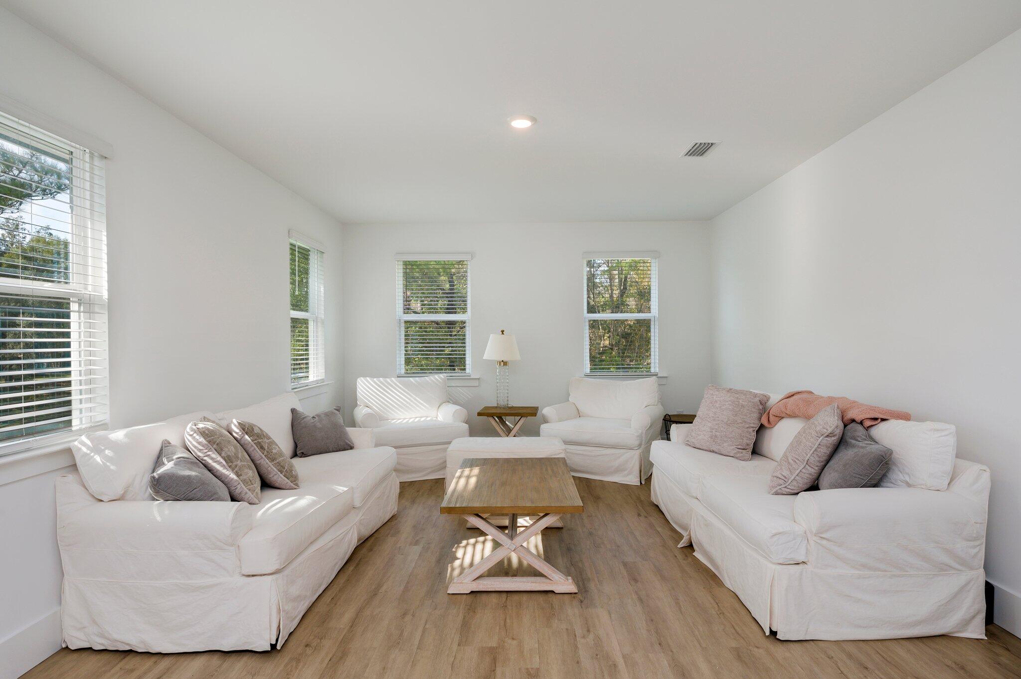 GLENLAKE PH 1 - Residential