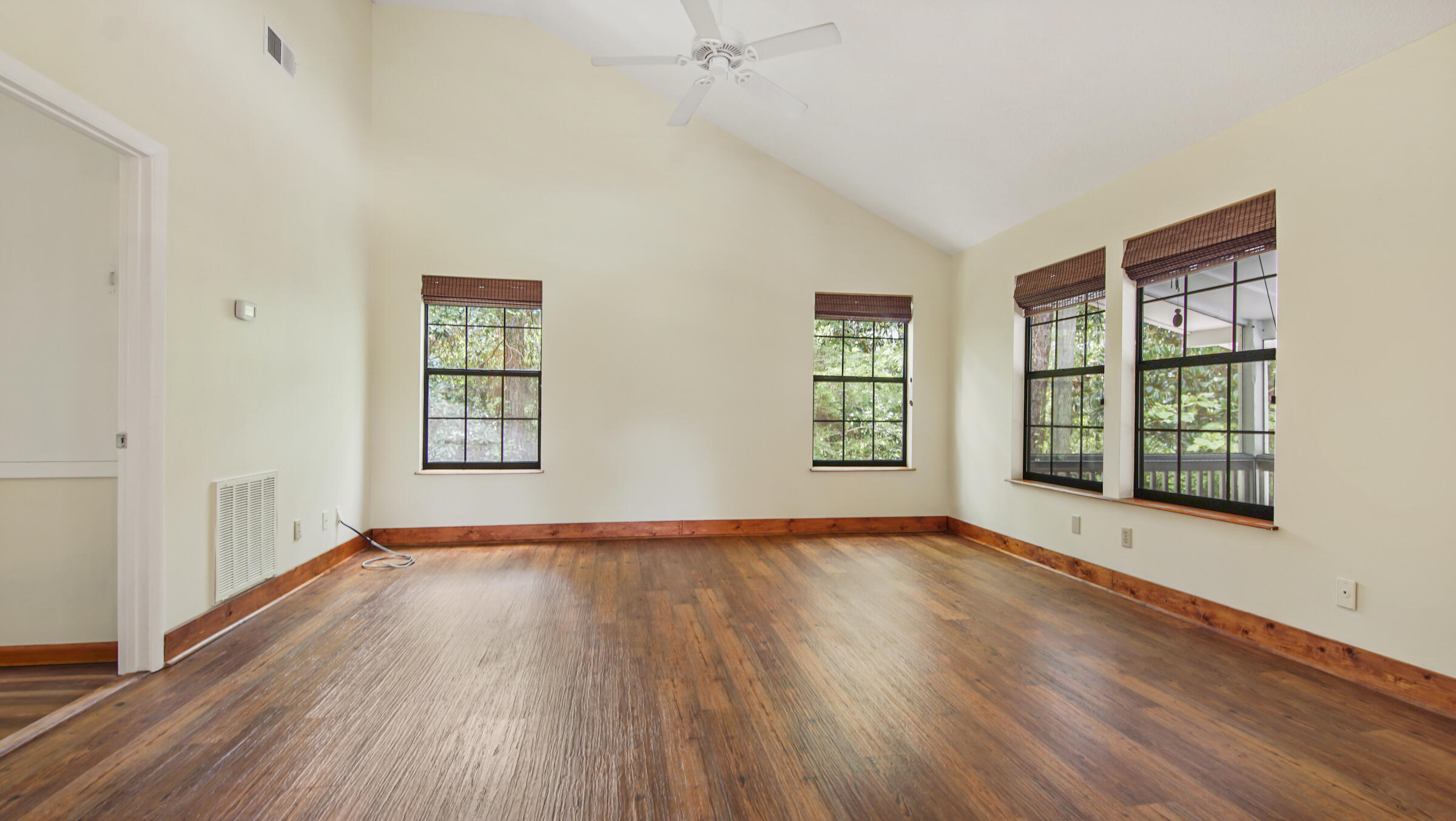 TOWN OF SANTA ROSA - Residential