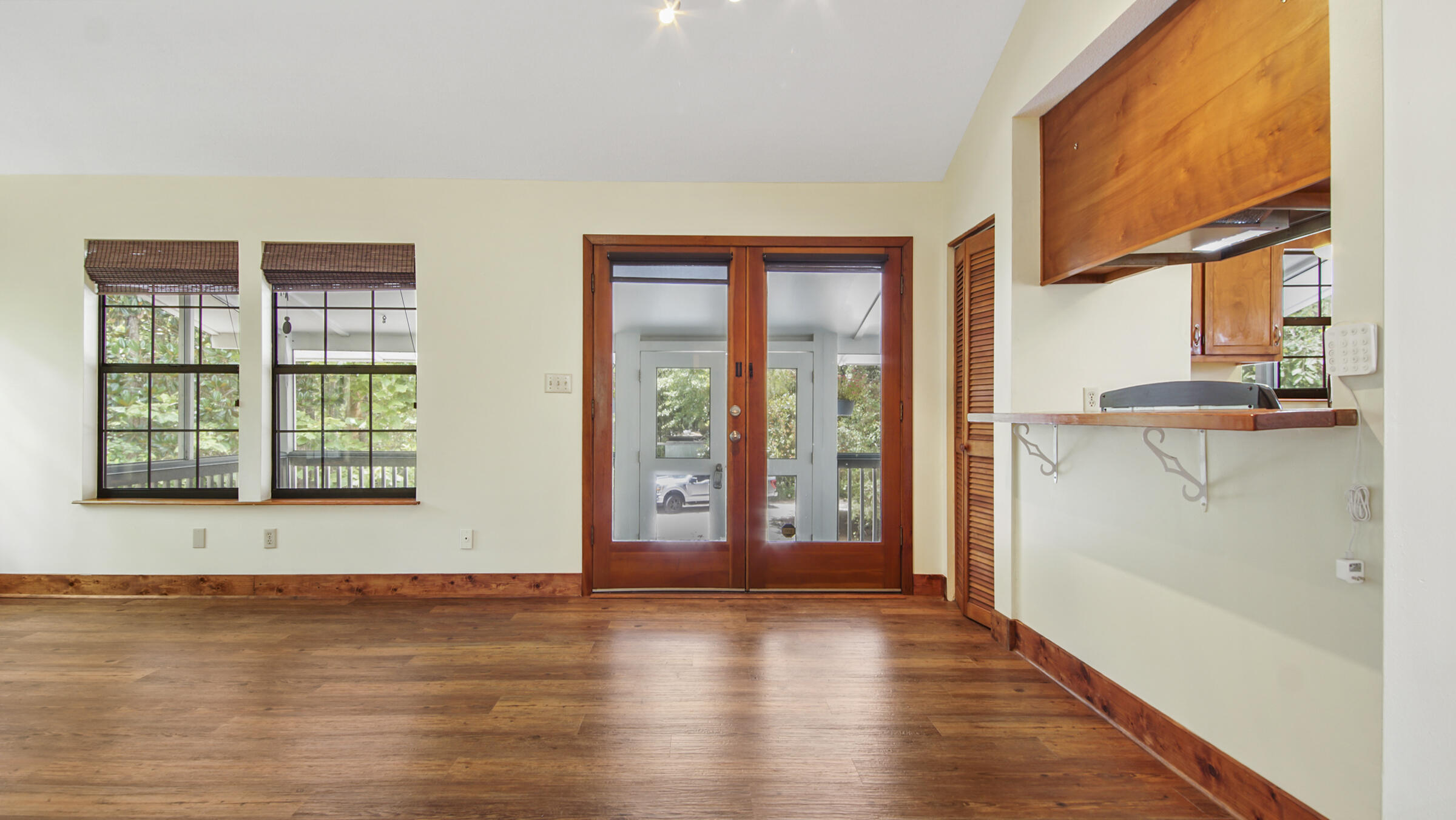 TOWN OF SANTA ROSA - Residential