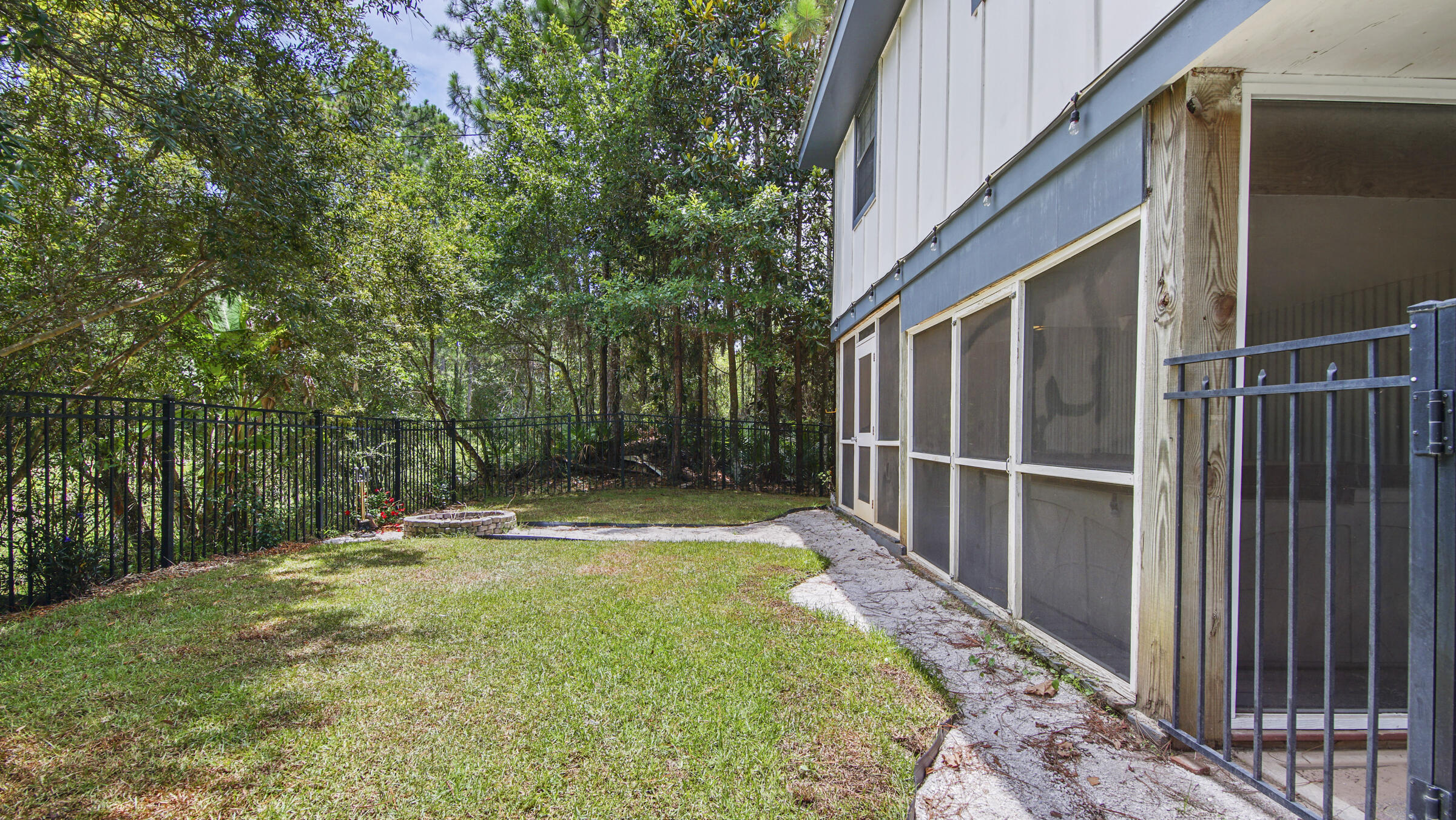 TOWN OF SANTA ROSA - Residential