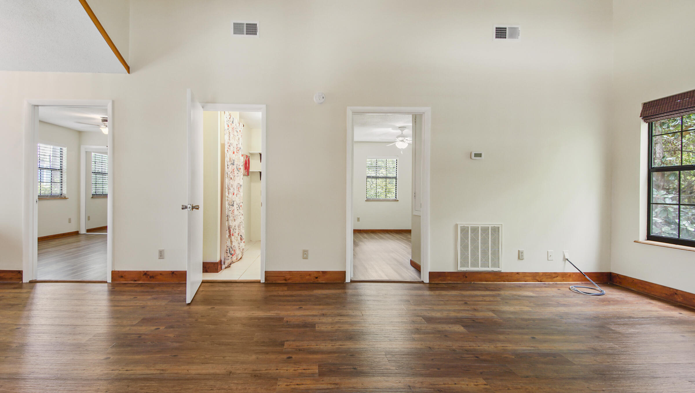 TOWN OF SANTA ROSA - Residential