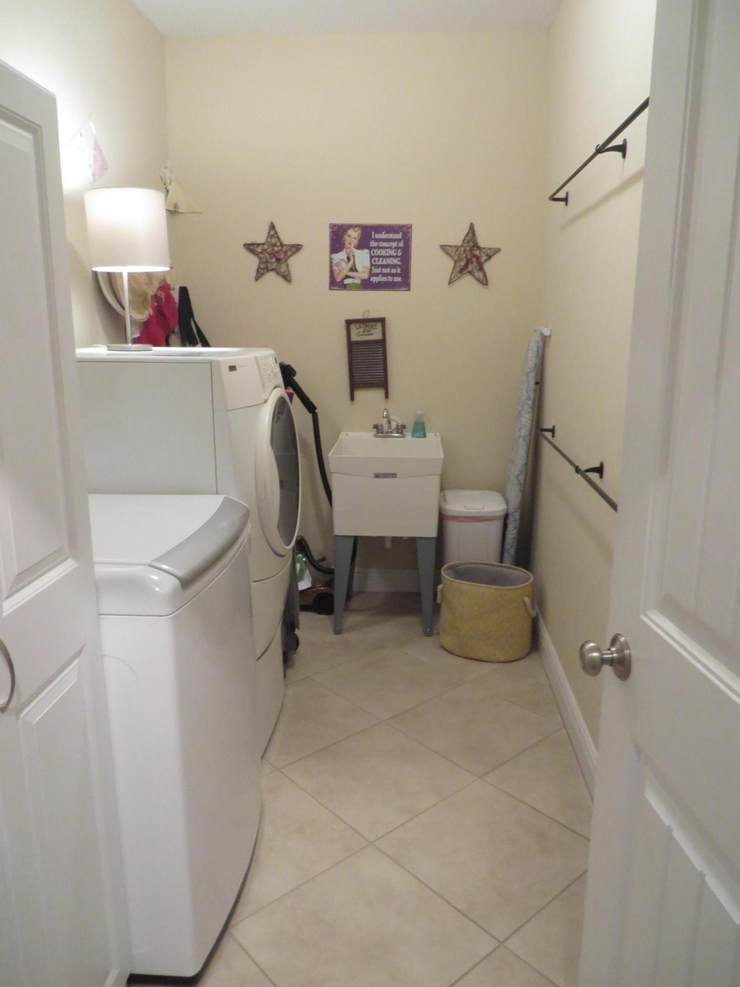 BAYSHORE PLACE - Residential