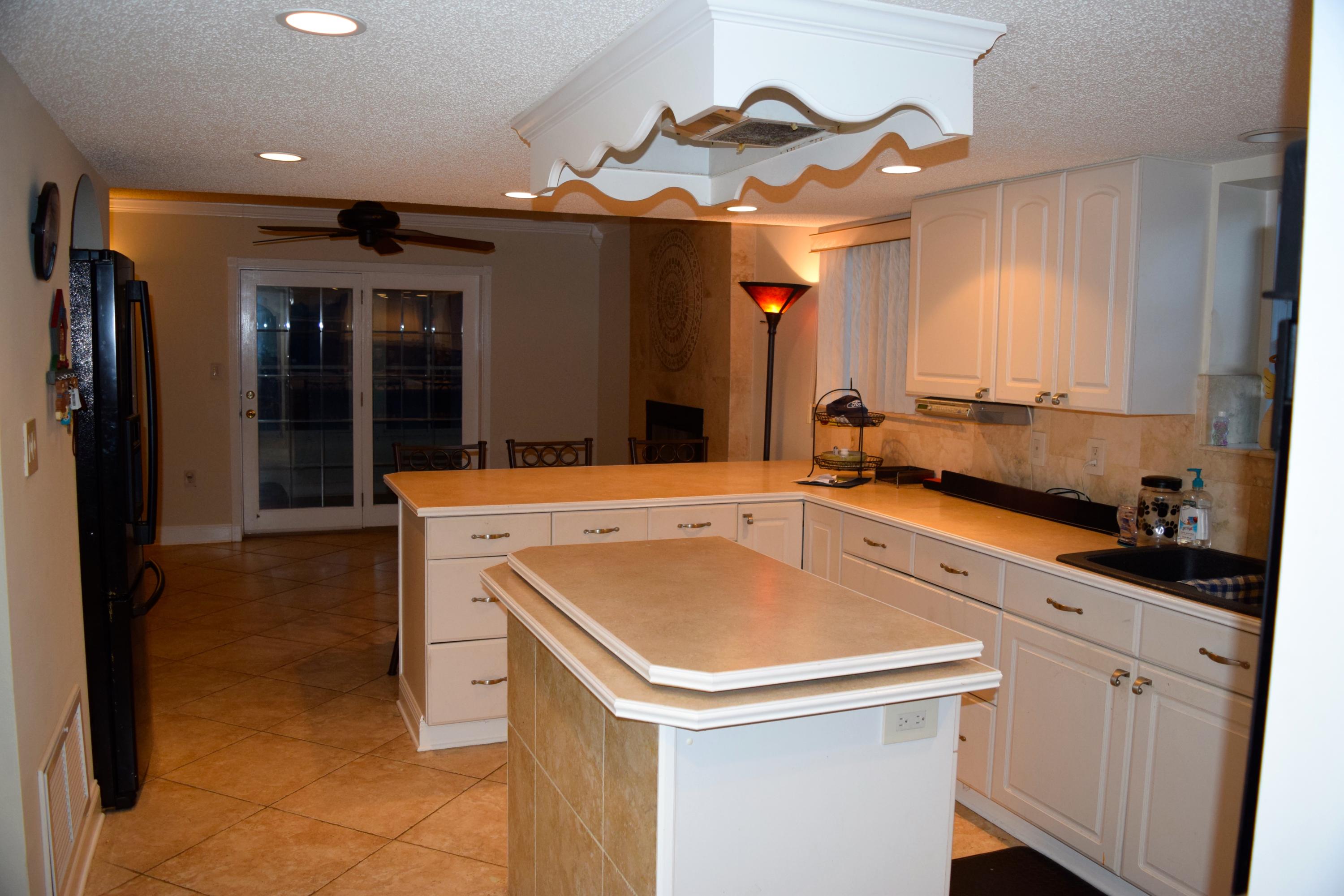 LAKE LORRAINE ESTATES 1 - Residential