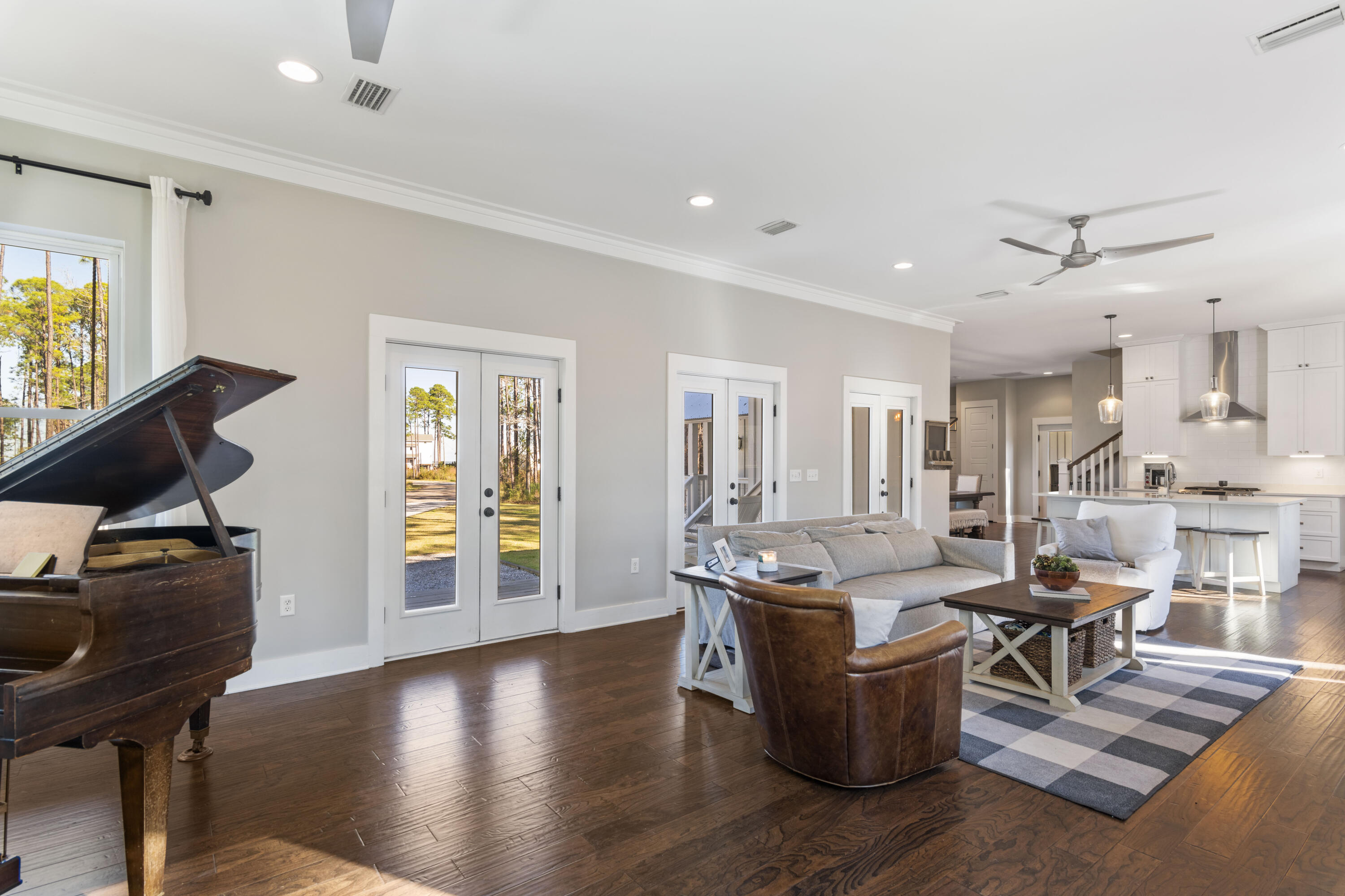 WHISPERING PINES - Residential