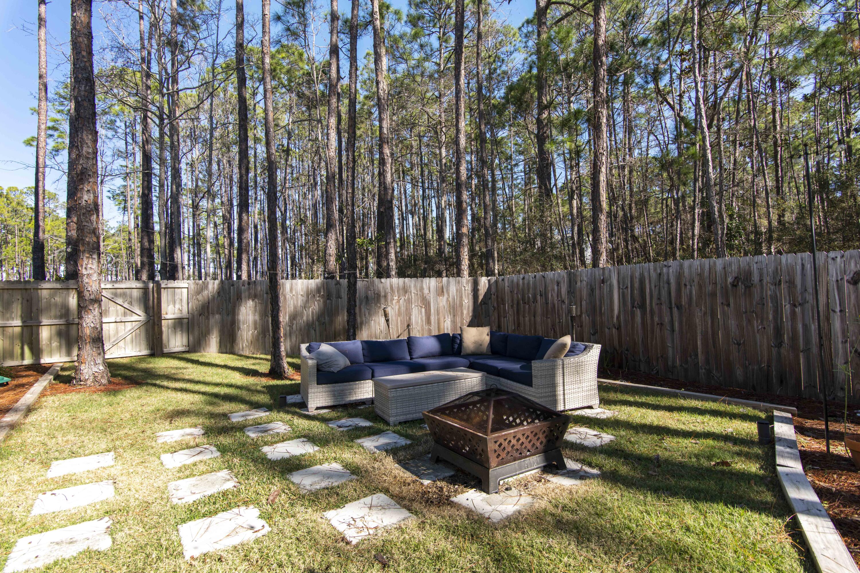 WHISPERING PINES - Residential