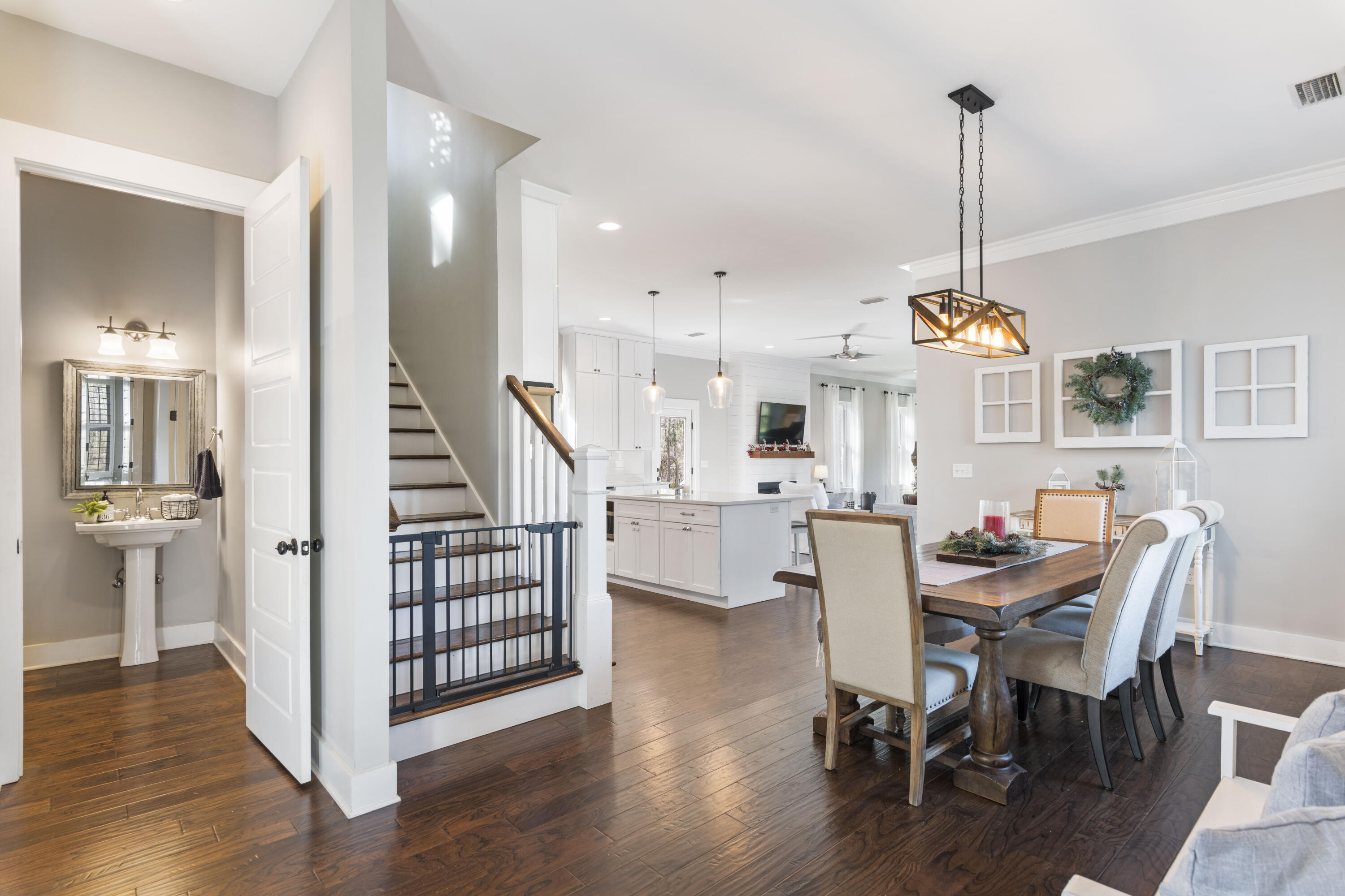 WHISPERING PINES - Residential