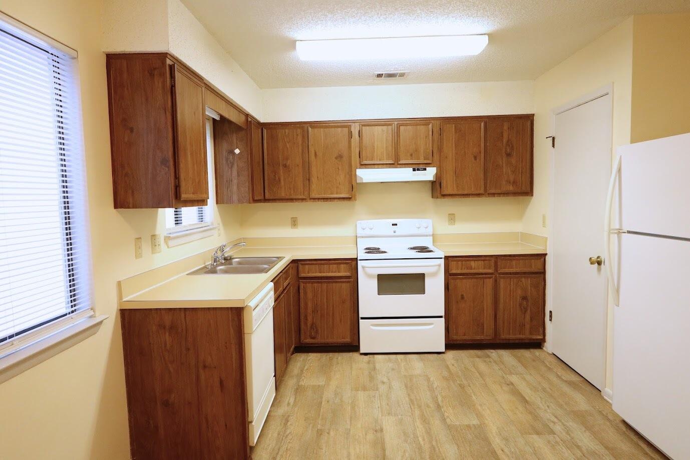 LIVEOAK S/D - Residential Lease