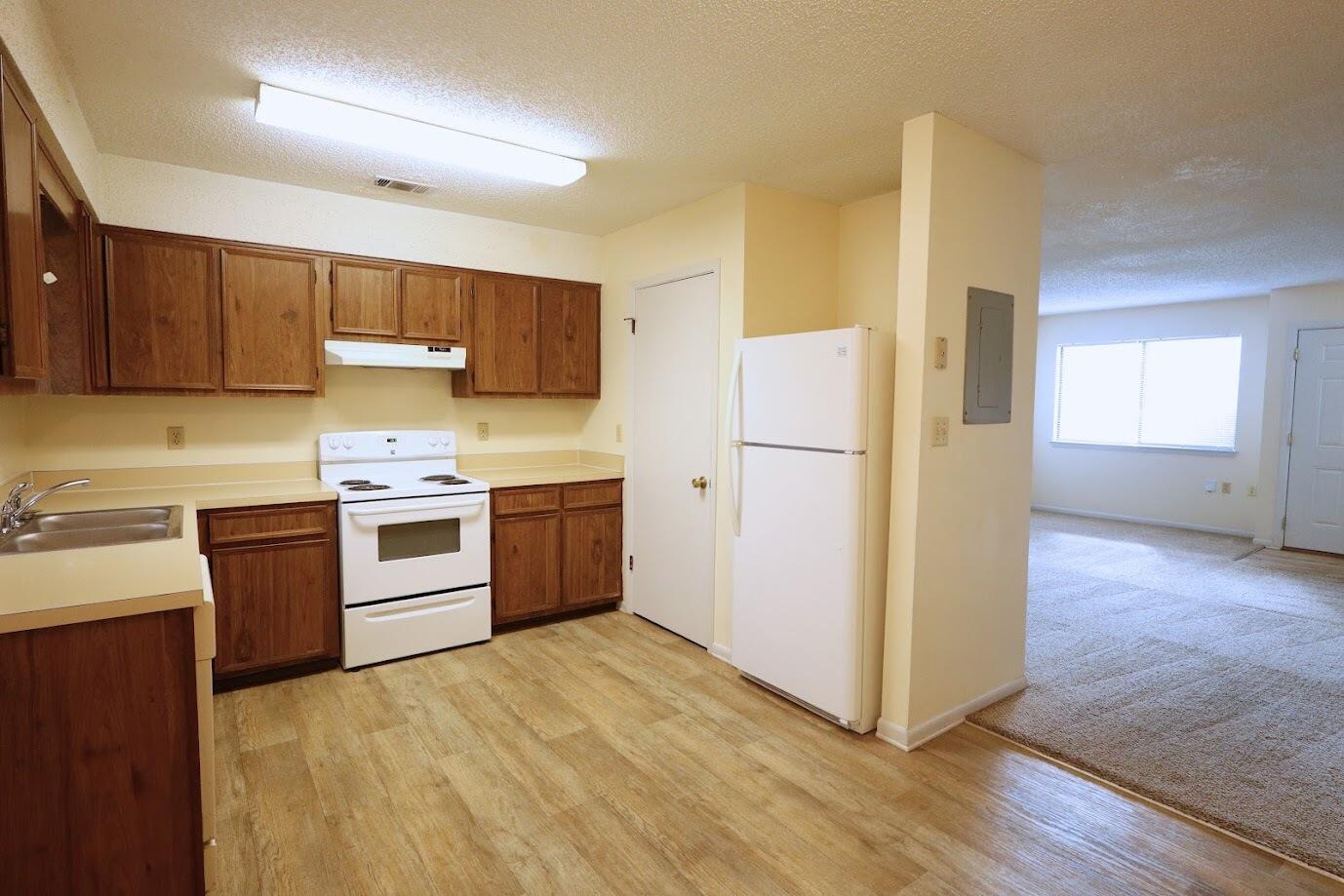 LIVEOAK S/D - Residential Lease