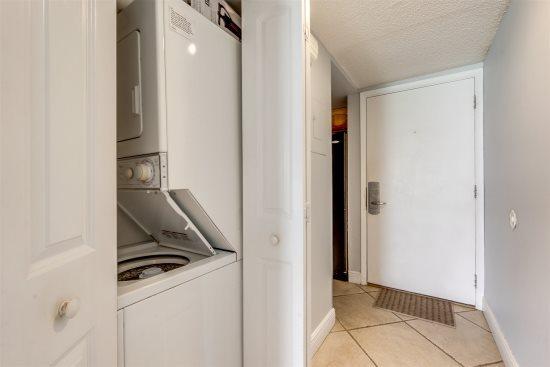 BEACH HOUSE CONDO PH 1 - Residential Lease