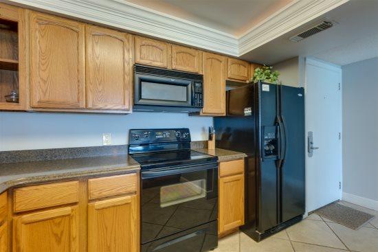 BEACH HOUSE CONDO PH 1 - Residential Lease