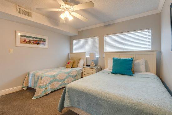 BEACH HOUSE CONDO PH 1 - Residential Lease