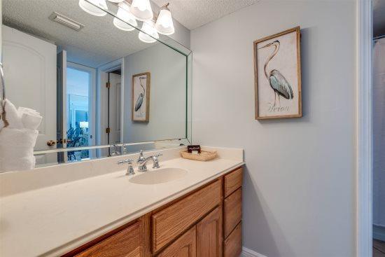 BEACH HOUSE CONDO PH 1 - Residential Lease