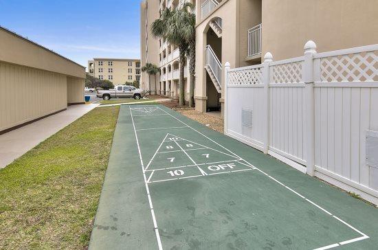 BEACH HOUSE CONDO PH 1 - Residential Lease