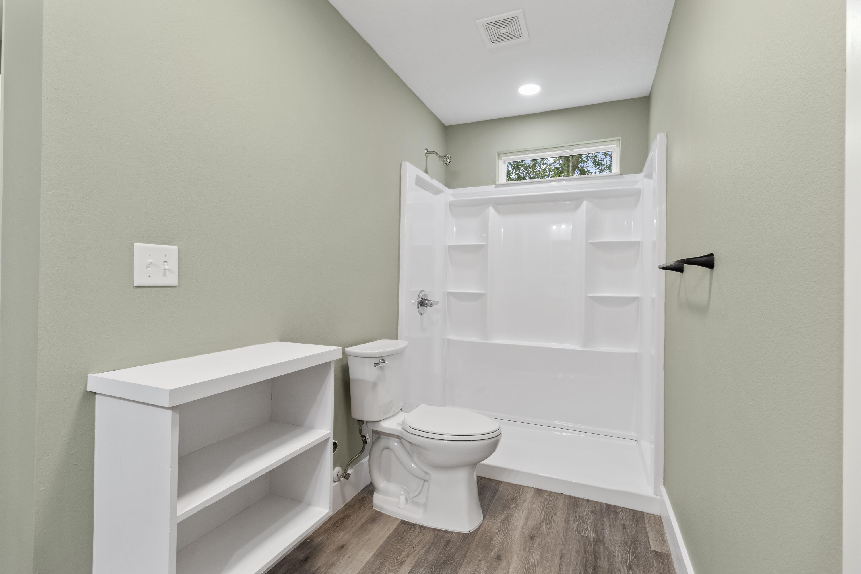 CRESTVIEW - Residential Lease