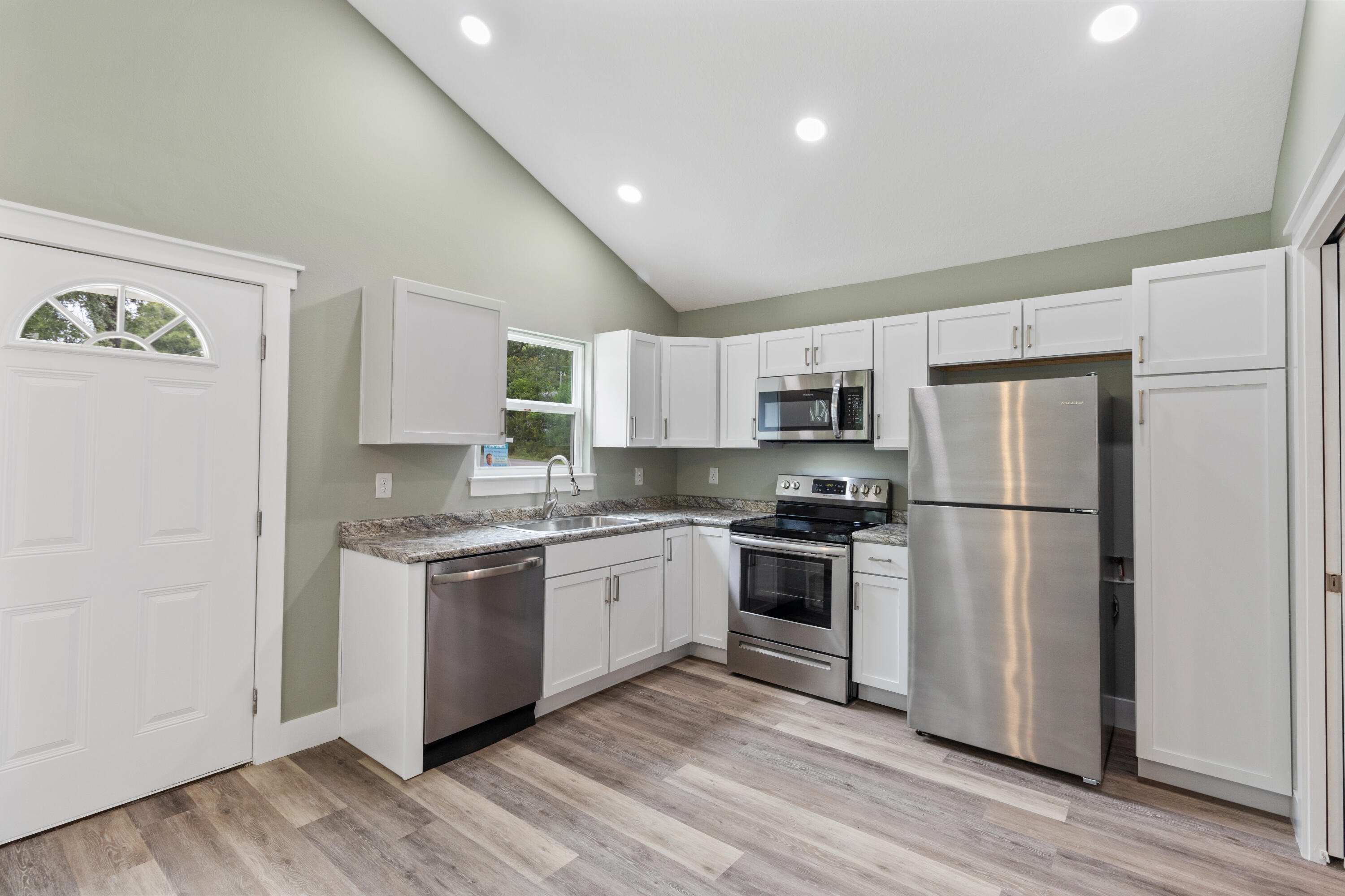 CRESTVIEW - Residential Lease