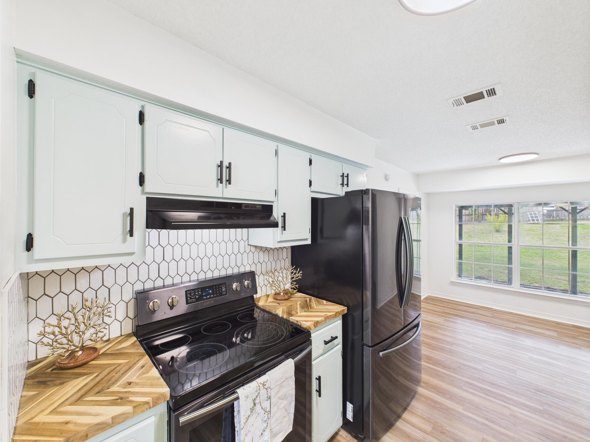 NORTHVIEW ESTATES 3RD ADDN - Residential