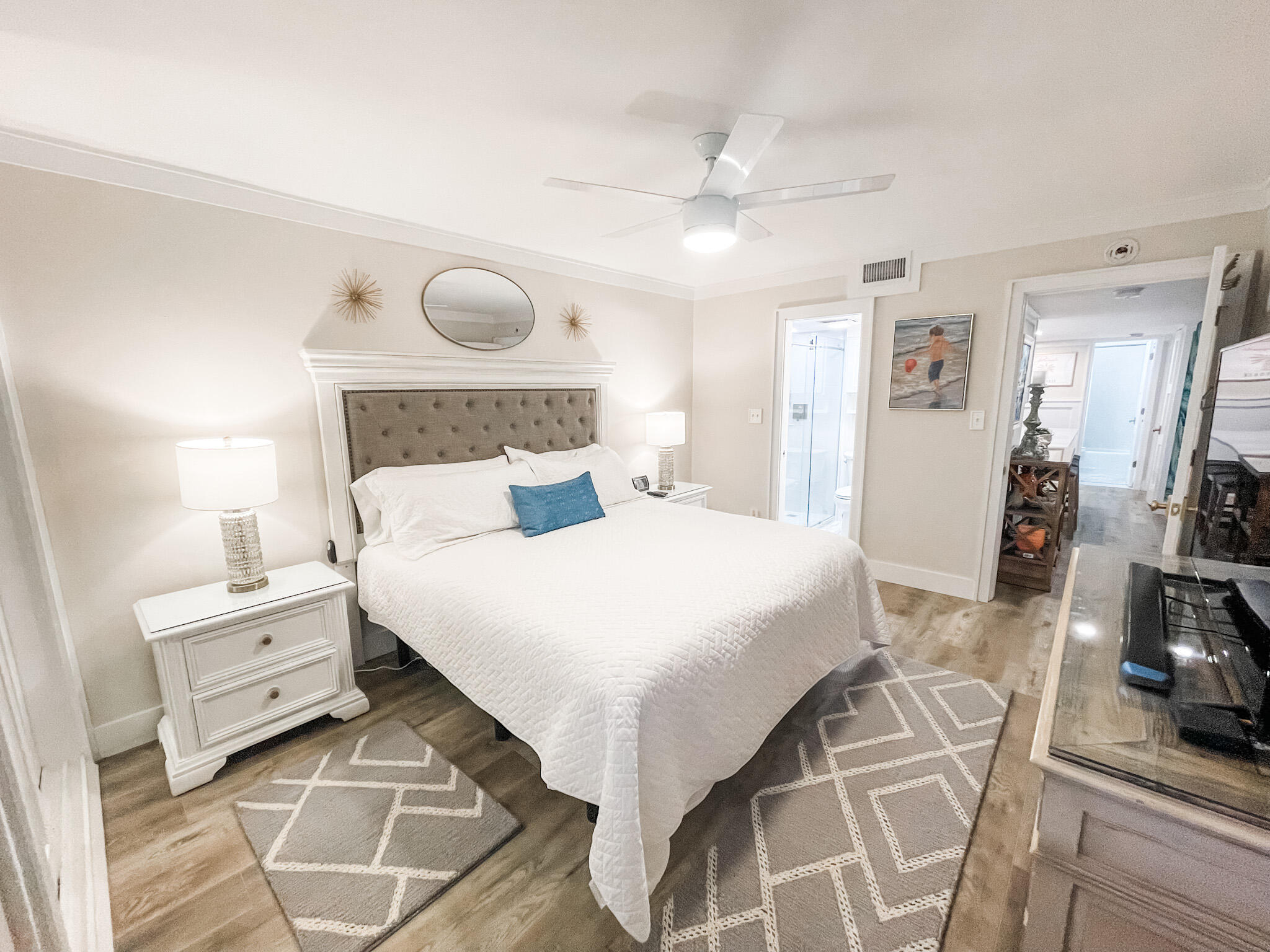 HOLIDAY SURF & RACQUET CLUB - Residential