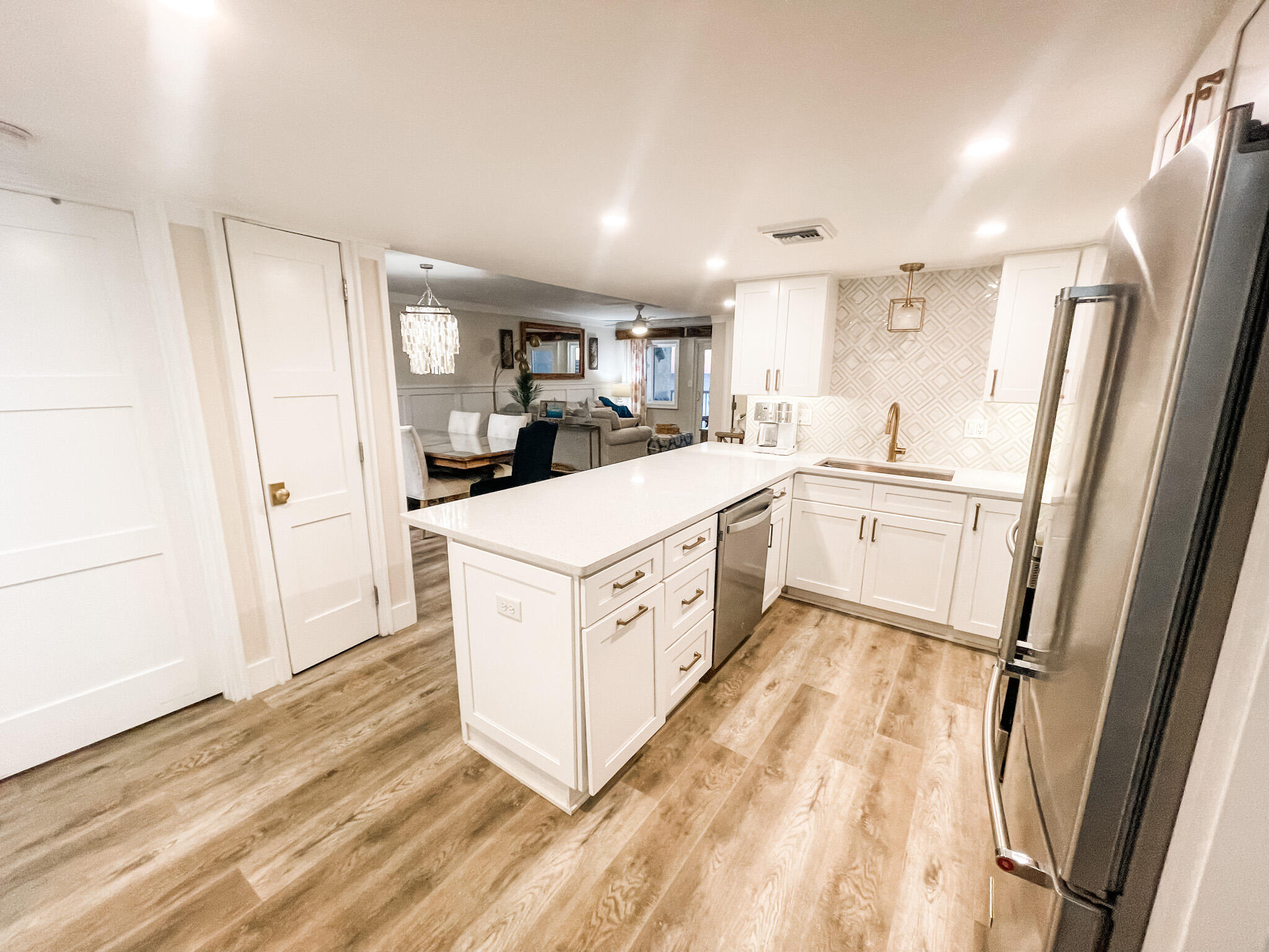 HOLIDAY SURF & RACQUET CLUB - Residential