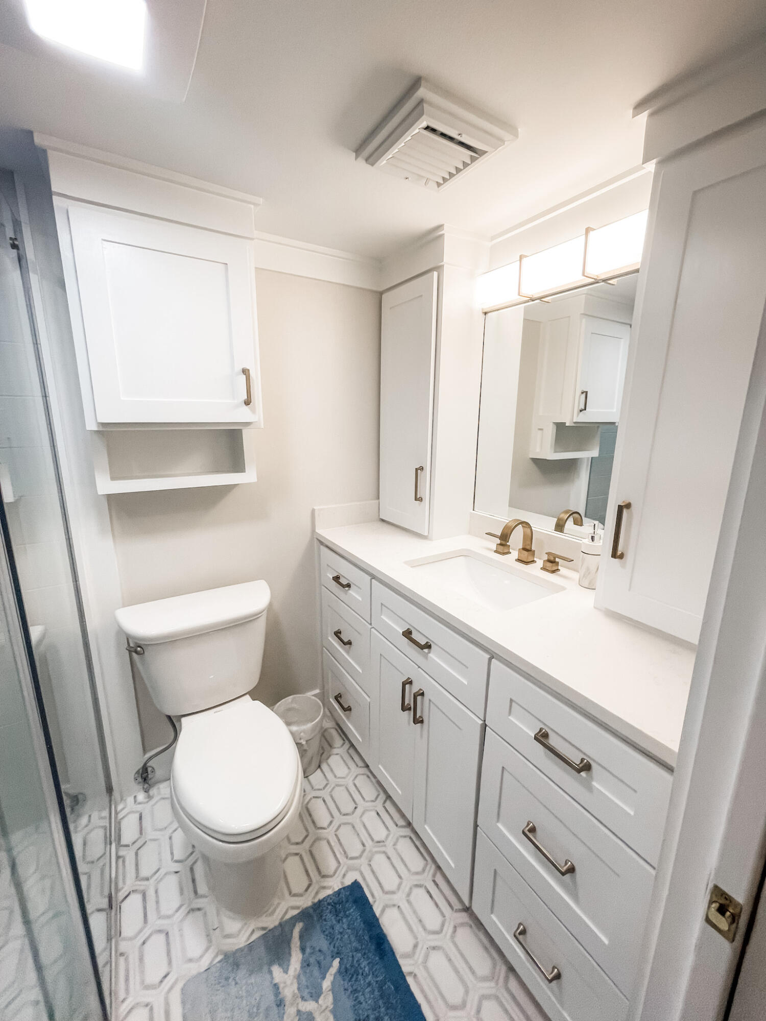 HOLIDAY SURF & RACQUET CLUB - Residential