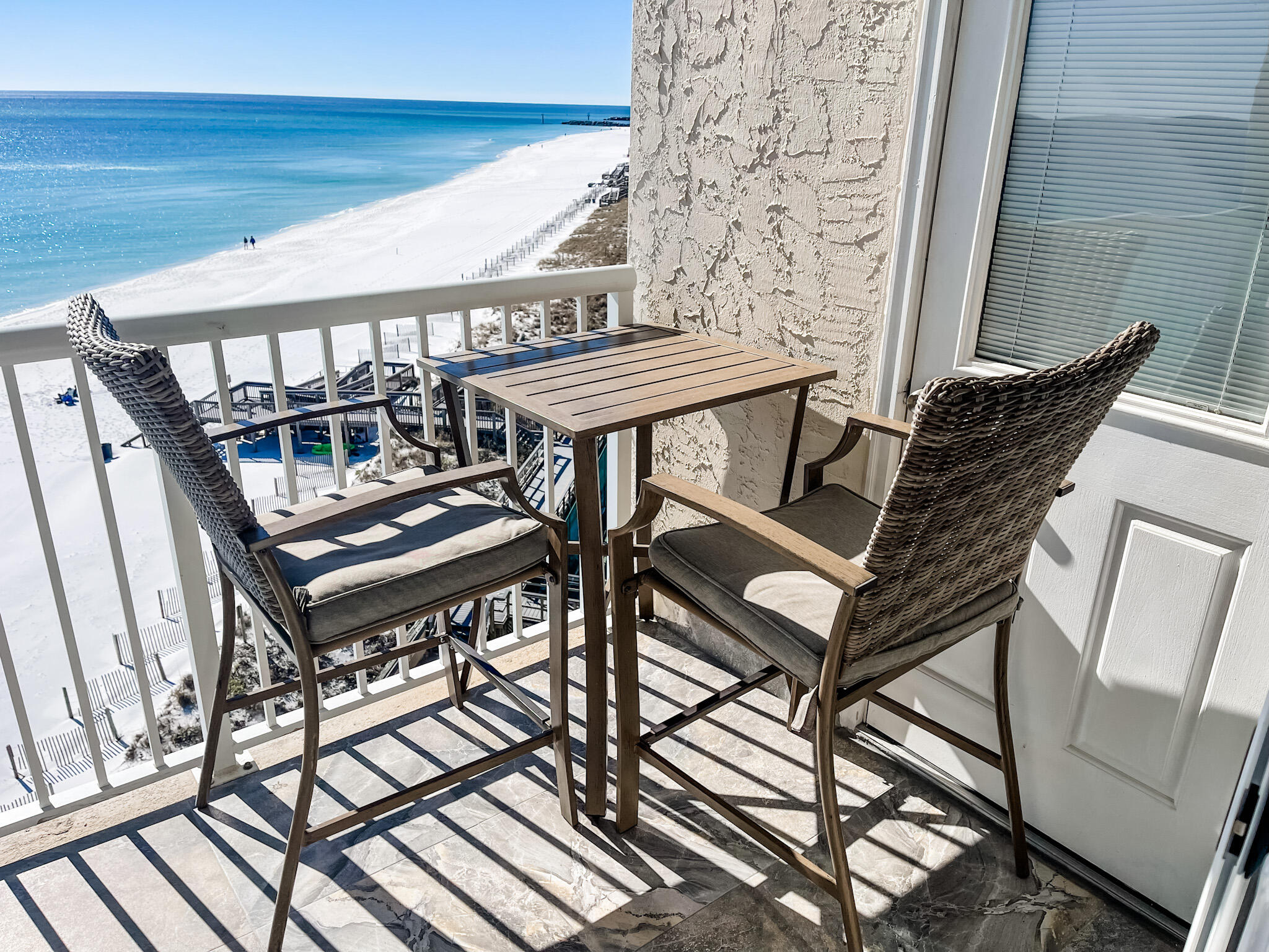 HOLIDAY SURF & RACQUET CLUB - Residential