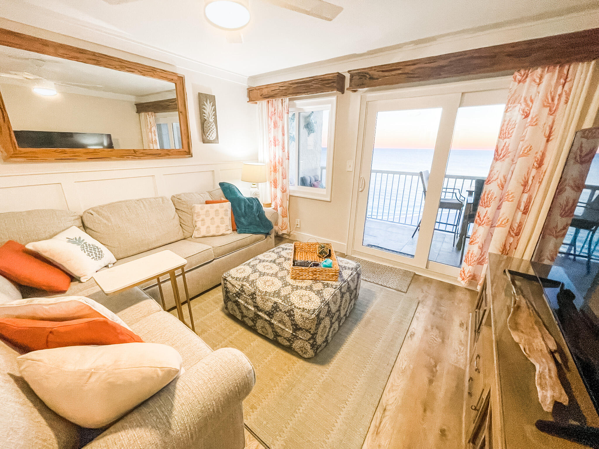 HOLIDAY SURF & RACQUET CLUB - Residential