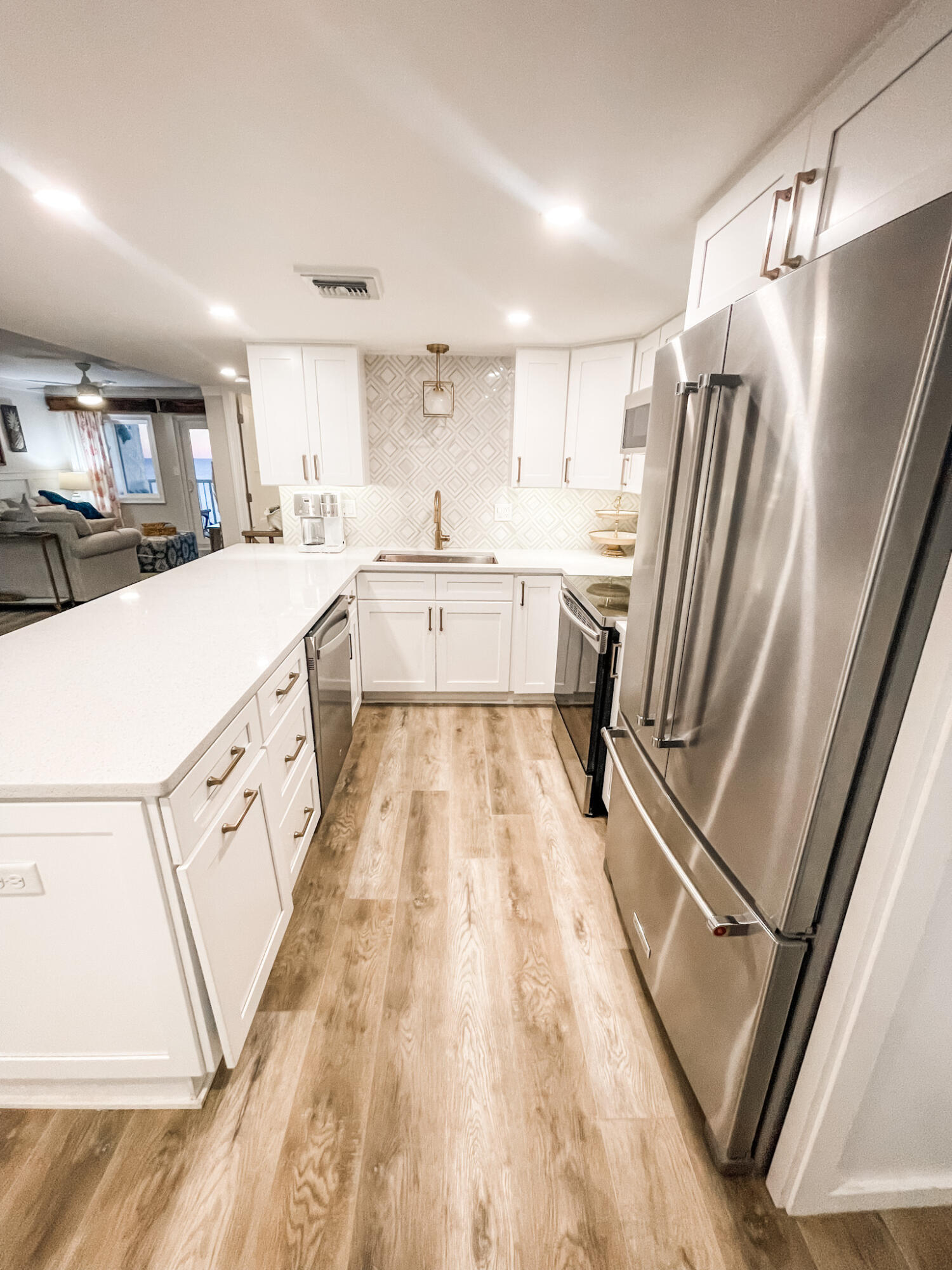 HOLIDAY SURF & RACQUET CLUB - Residential