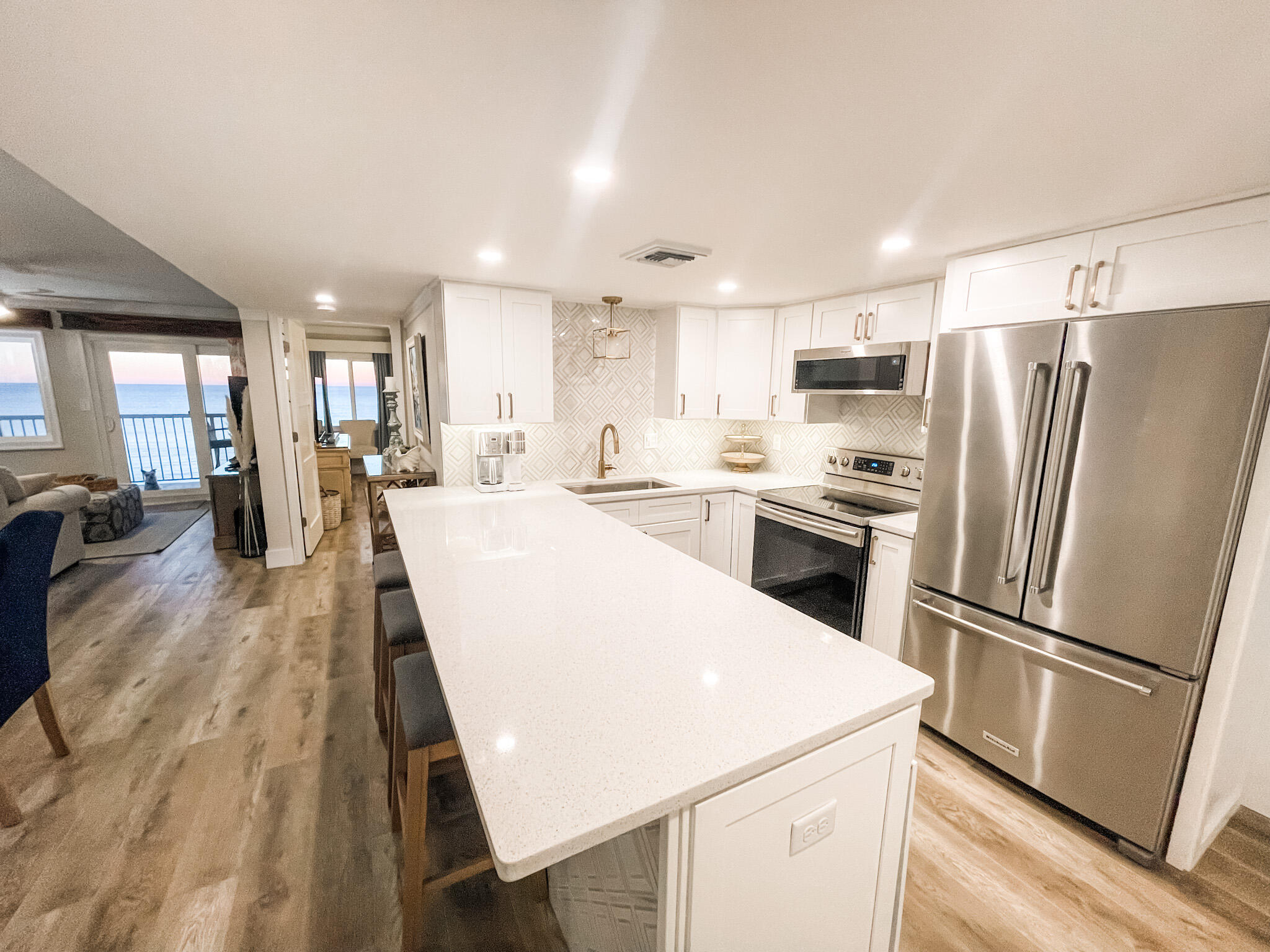 HOLIDAY SURF & RACQUET CLUB - Residential