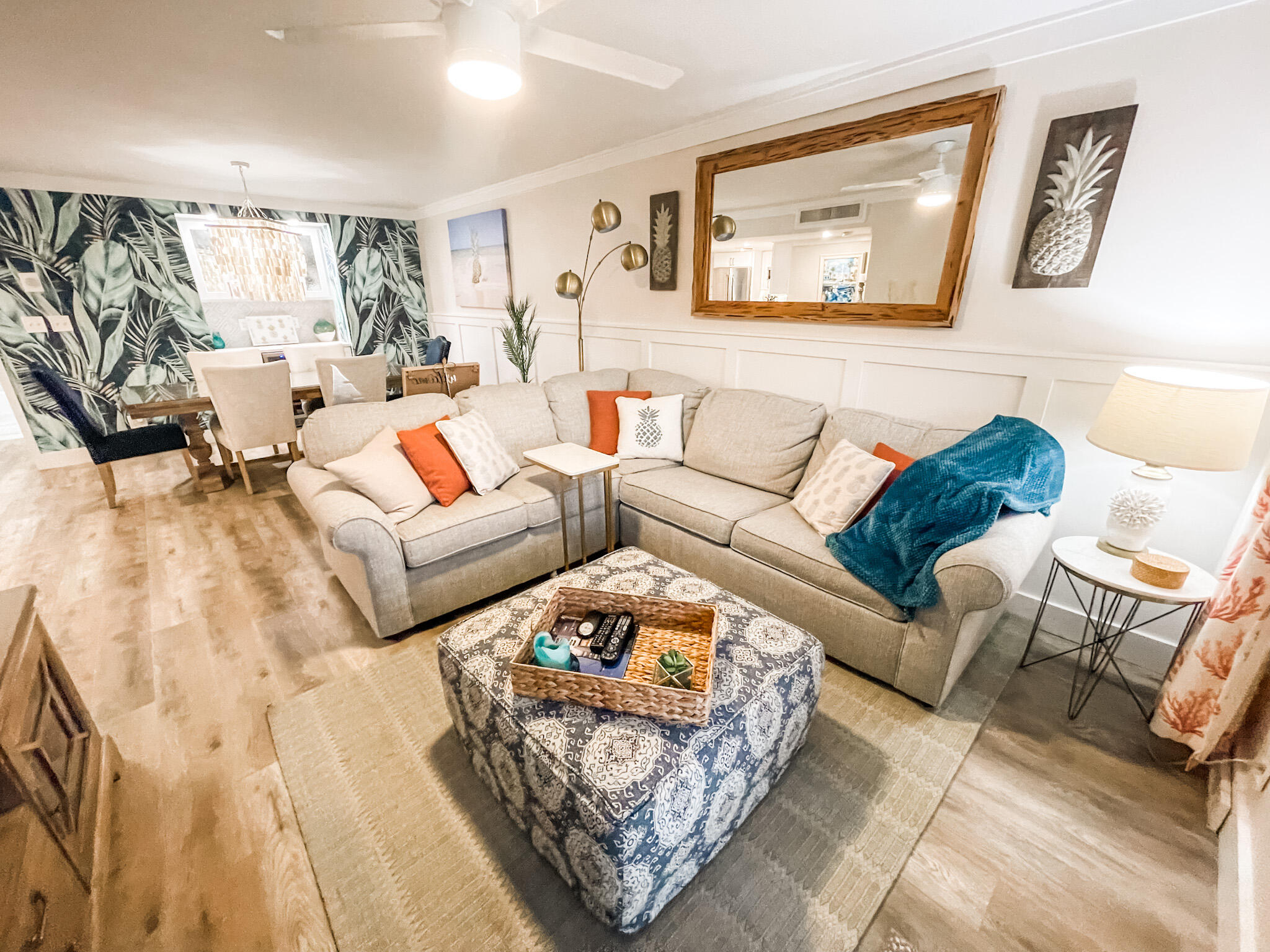 HOLIDAY SURF & RACQUET CLUB - Residential