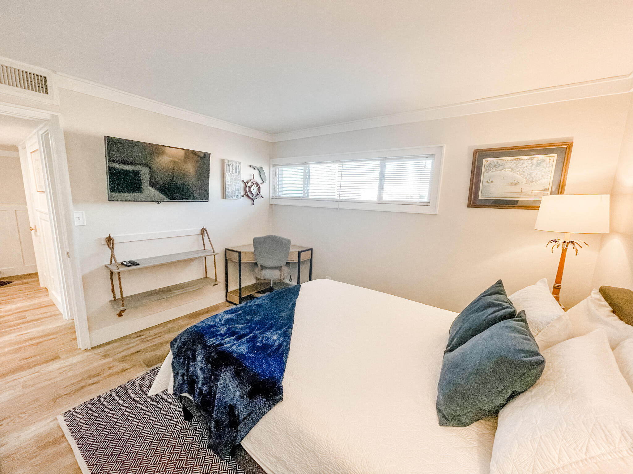 HOLIDAY SURF & RACQUET CLUB - Residential