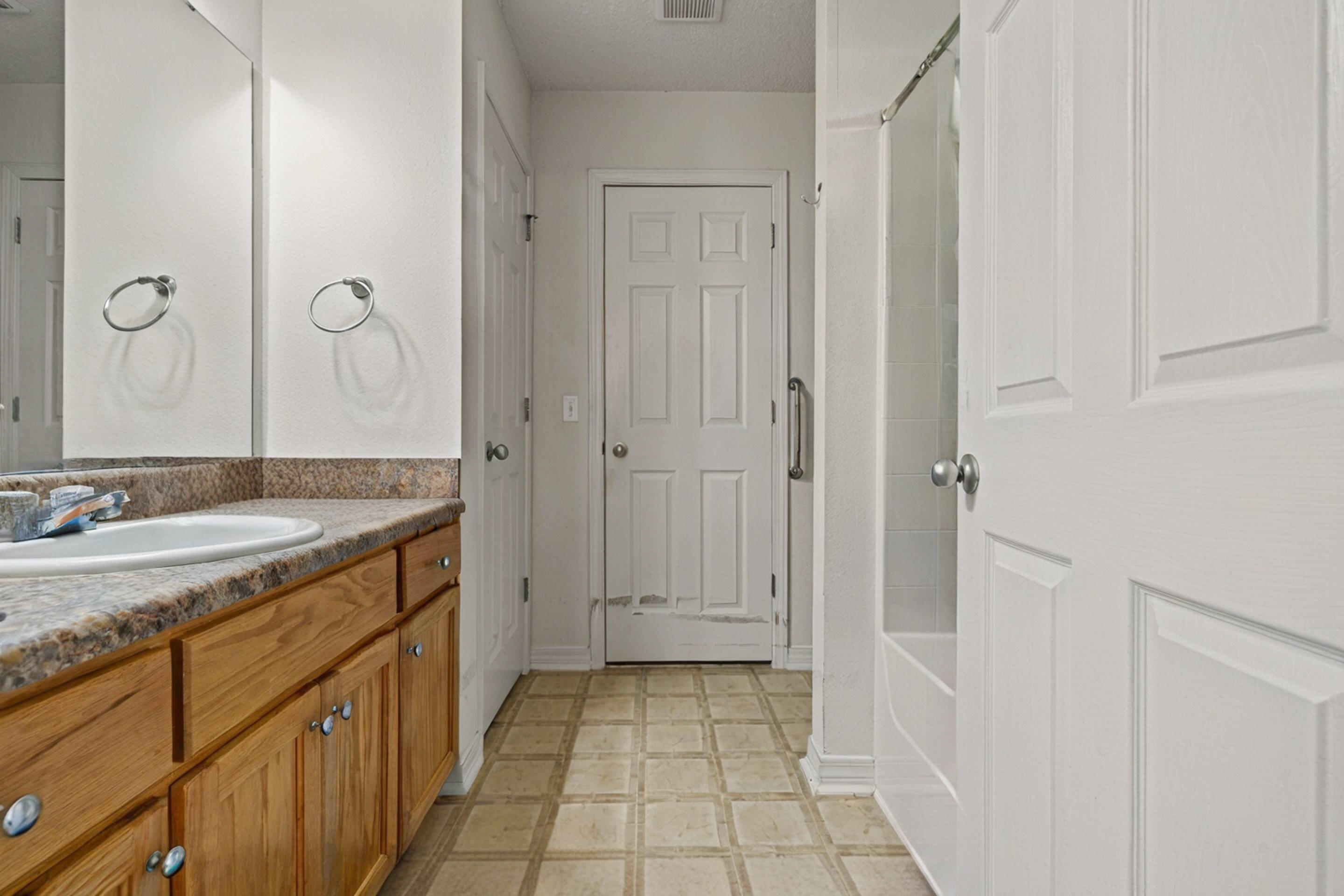 IRON GATE - Residential