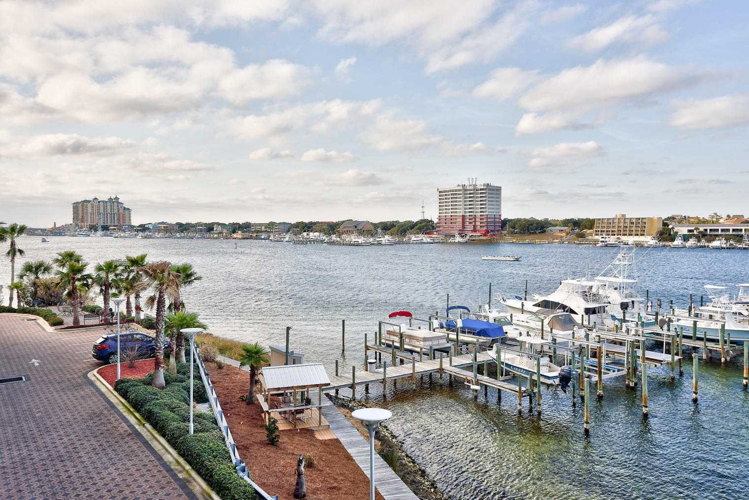 HARBOR LIGHTS - Residential