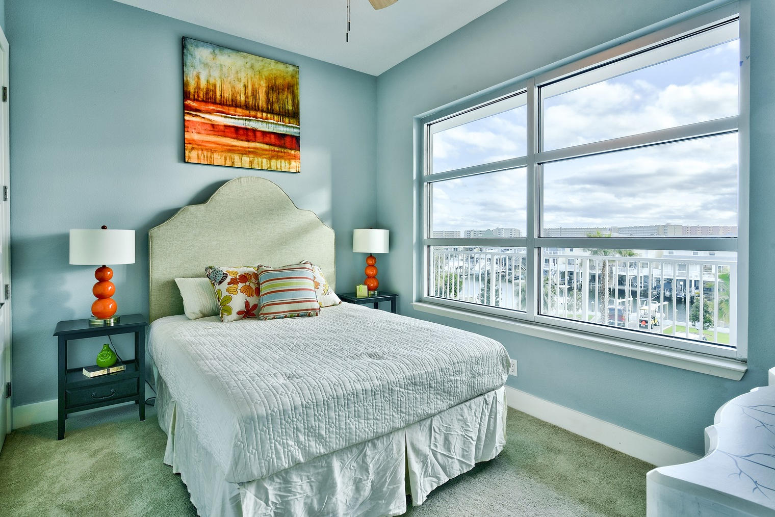 HARBOR LIGHTS - Residential