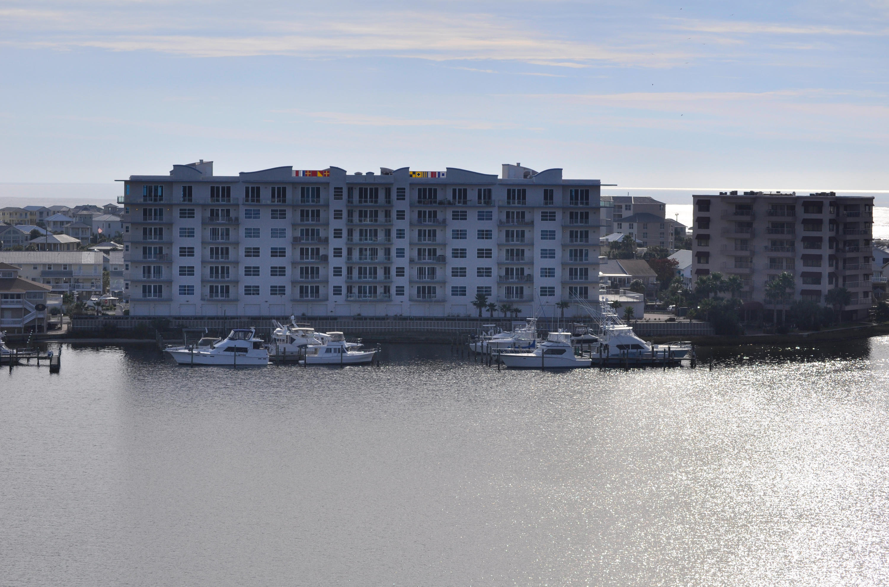 HARBOR LIGHTS - Residential