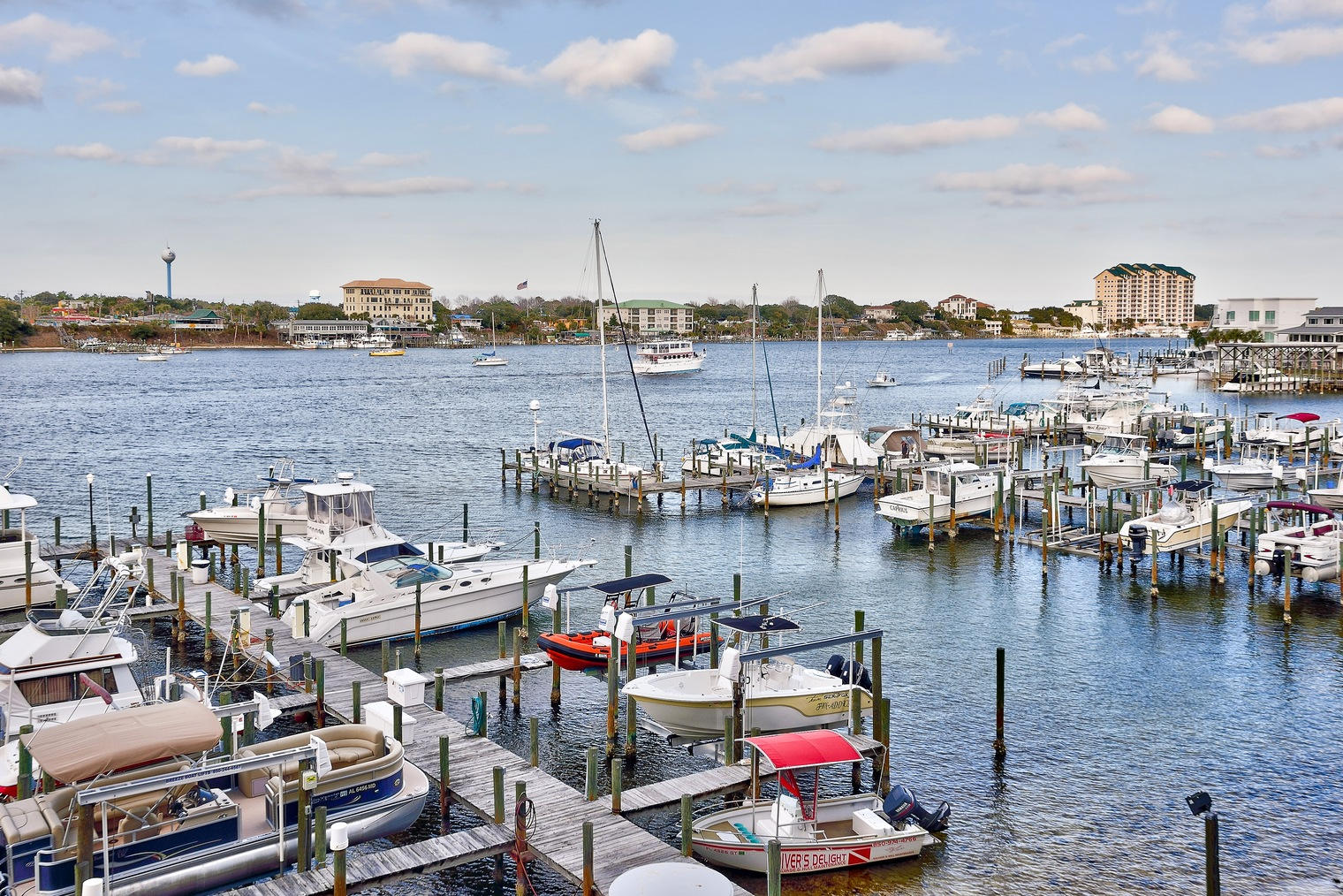 HARBOR LIGHTS - Residential