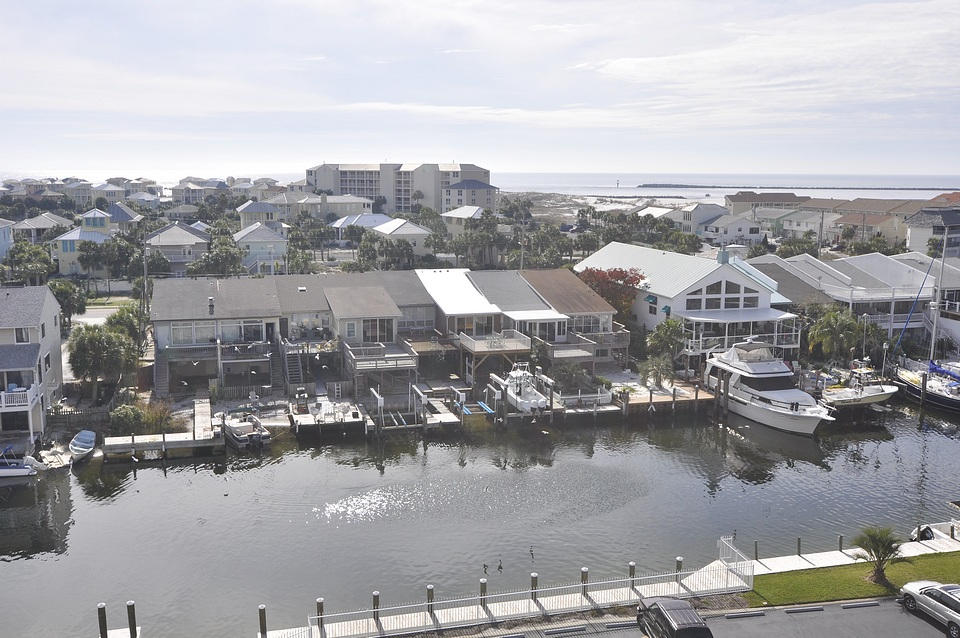 HARBOR LIGHTS - Residential